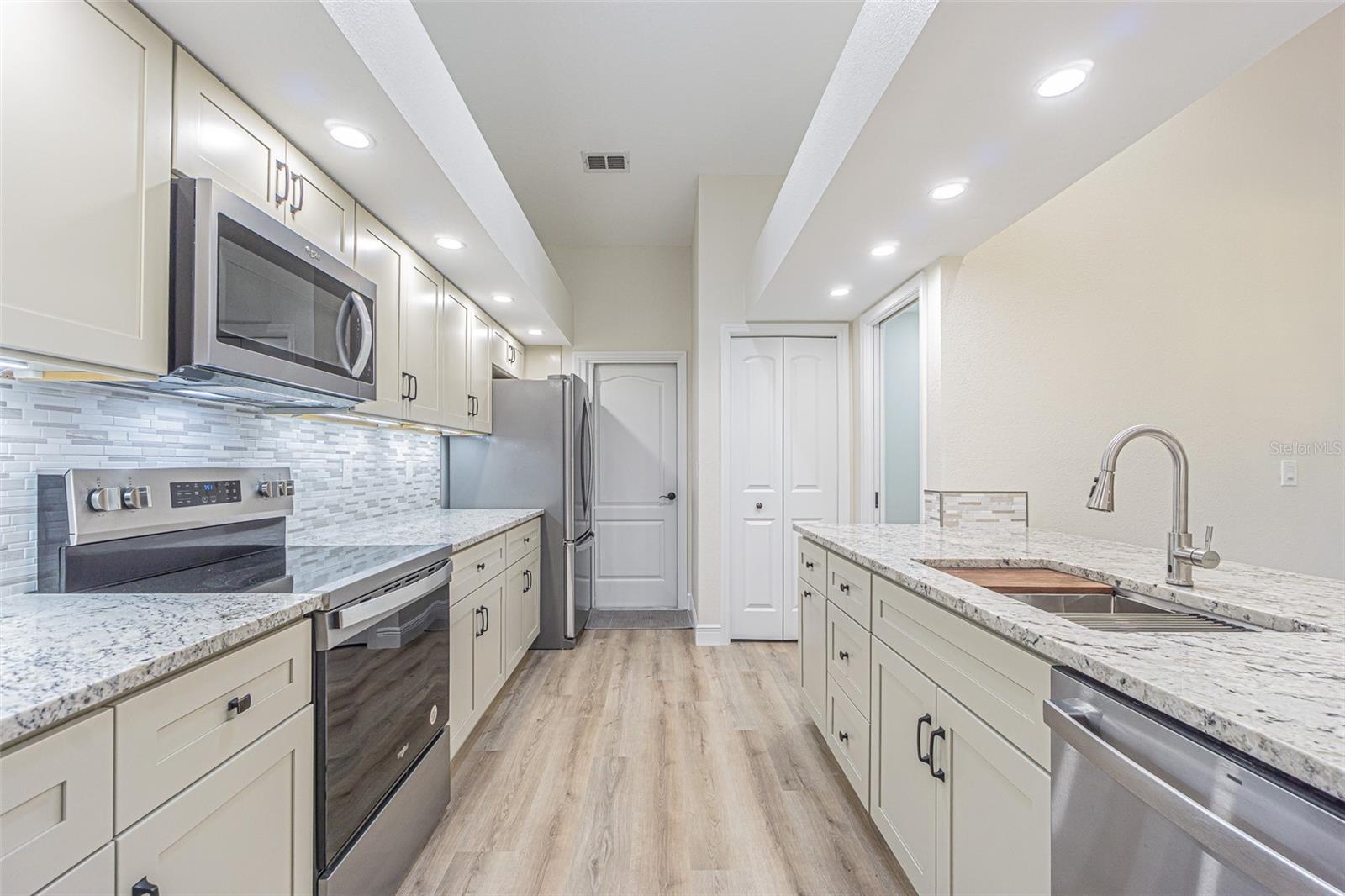 6533 BRENTWOOD DR