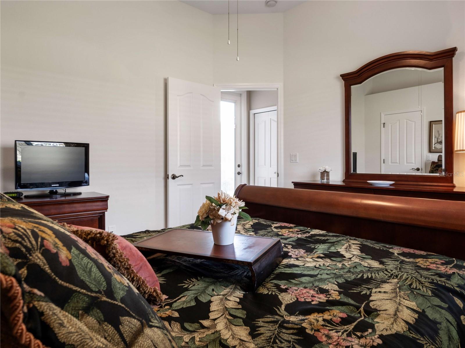 13217 THOROUGHBRED DR