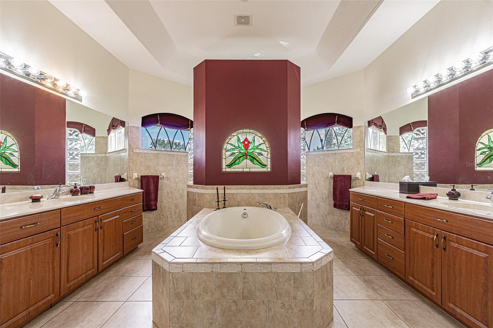 13217 THOROUGHBRED DR