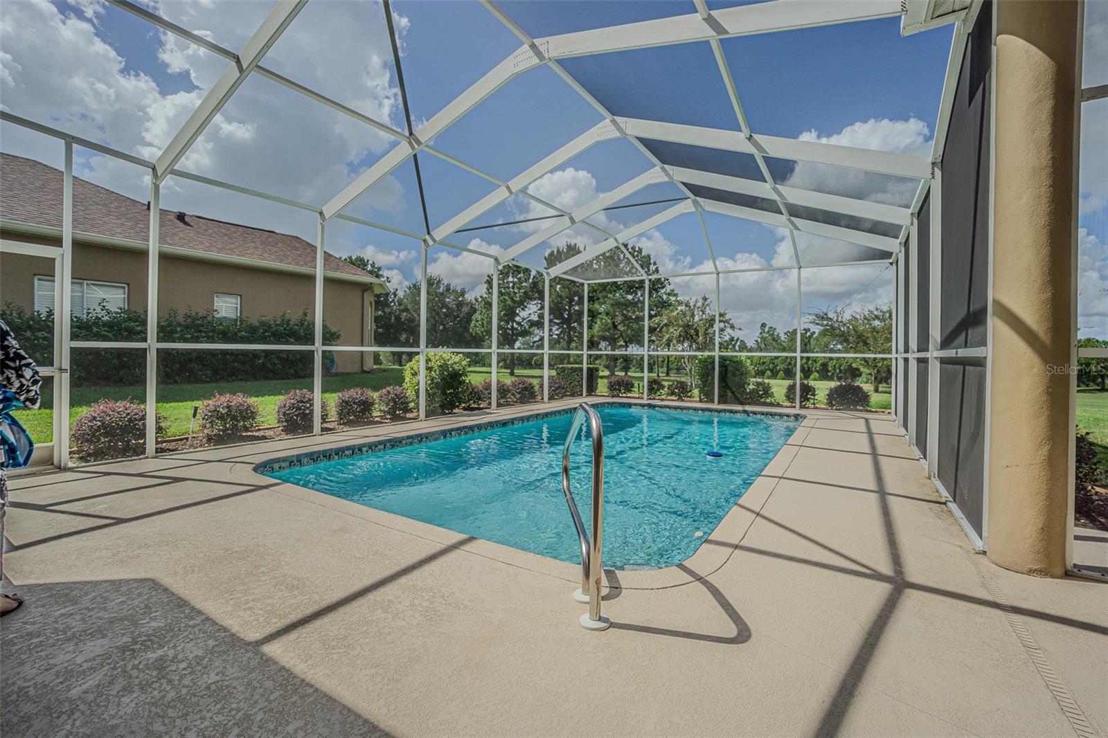 13217 THOROUGHBRED DR