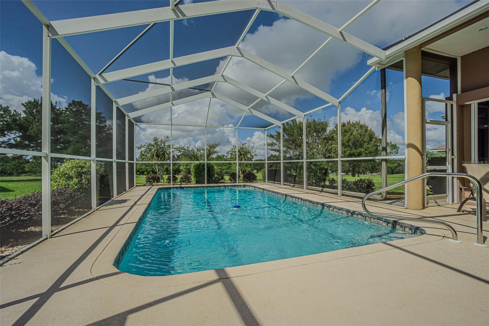 13217 THOROUGHBRED DR