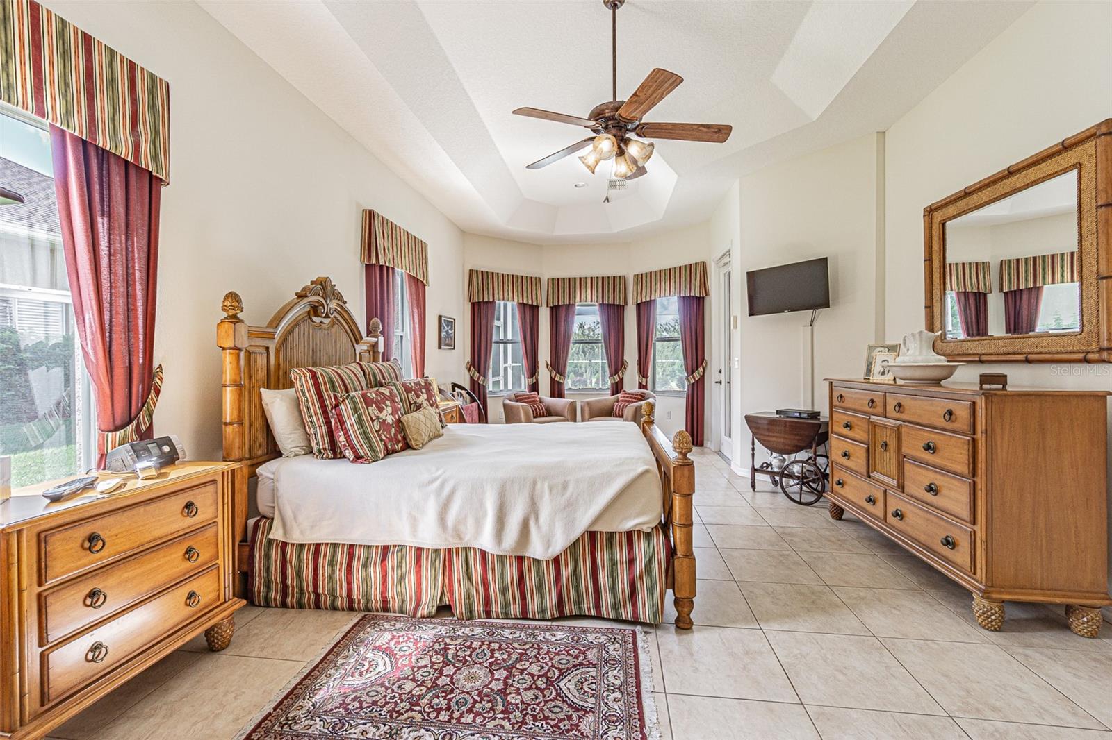 13217 THOROUGHBRED DR