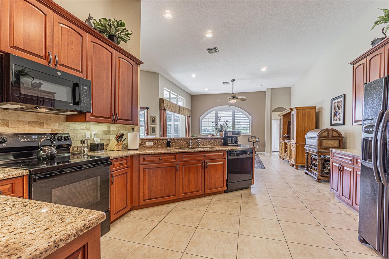 13217 THOROUGHBRED DR