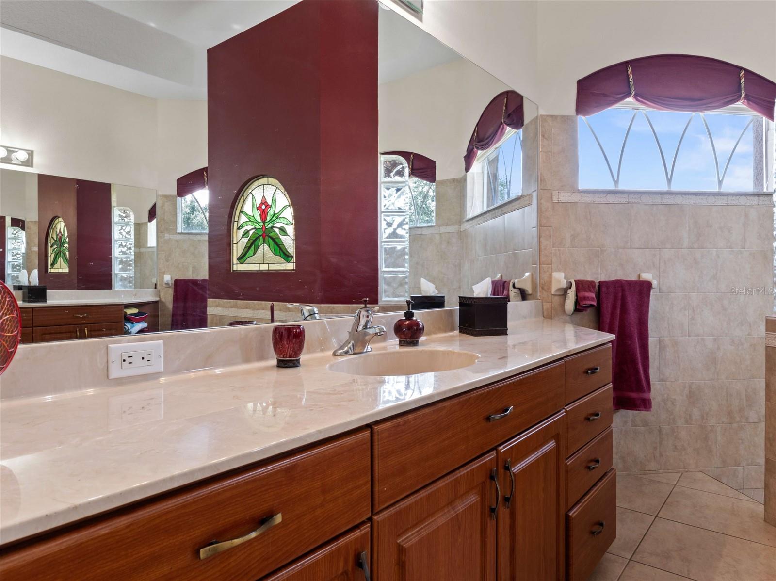 13217 THOROUGHBRED DR