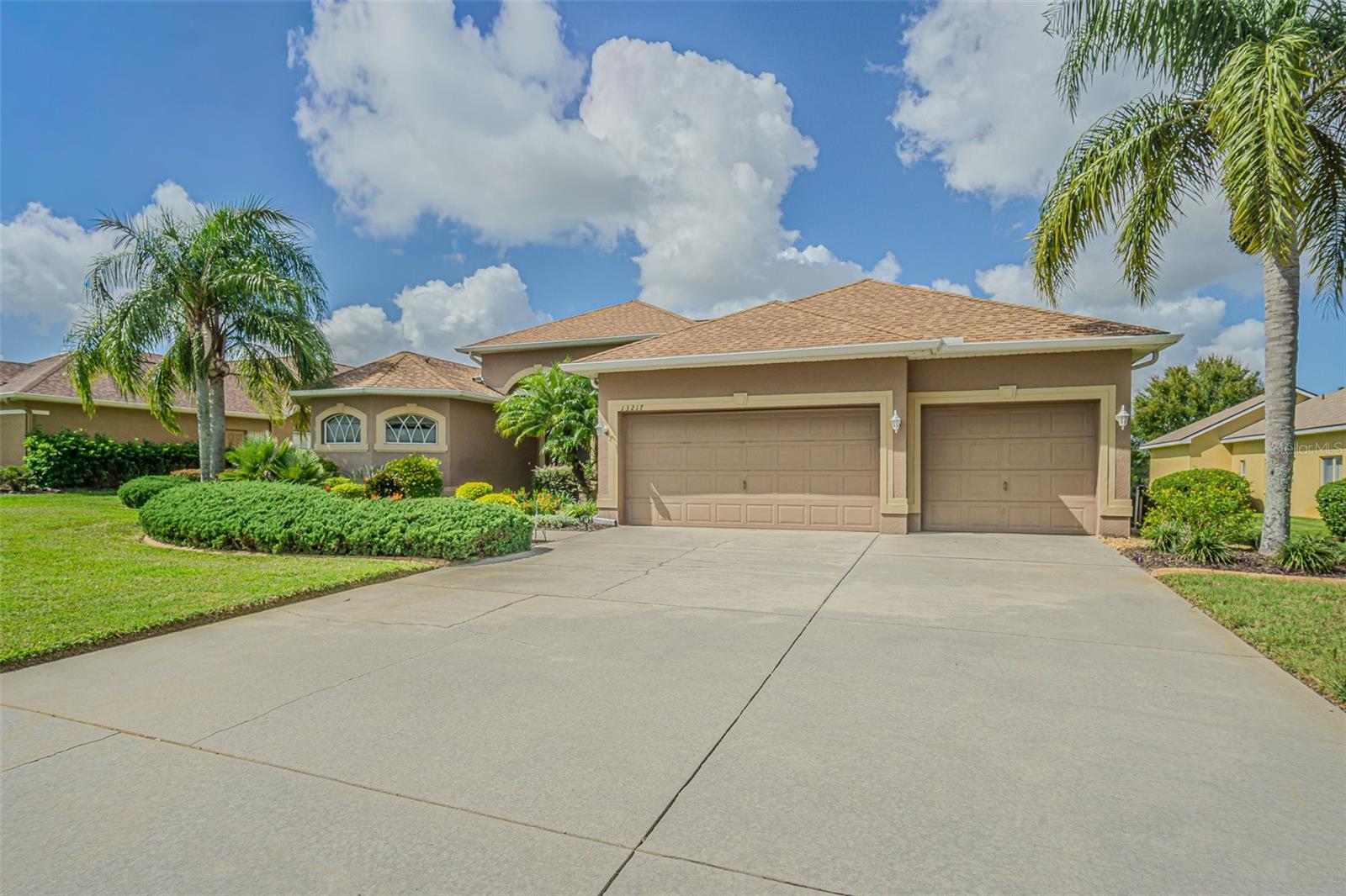 13217 THOROUGHBRED DR