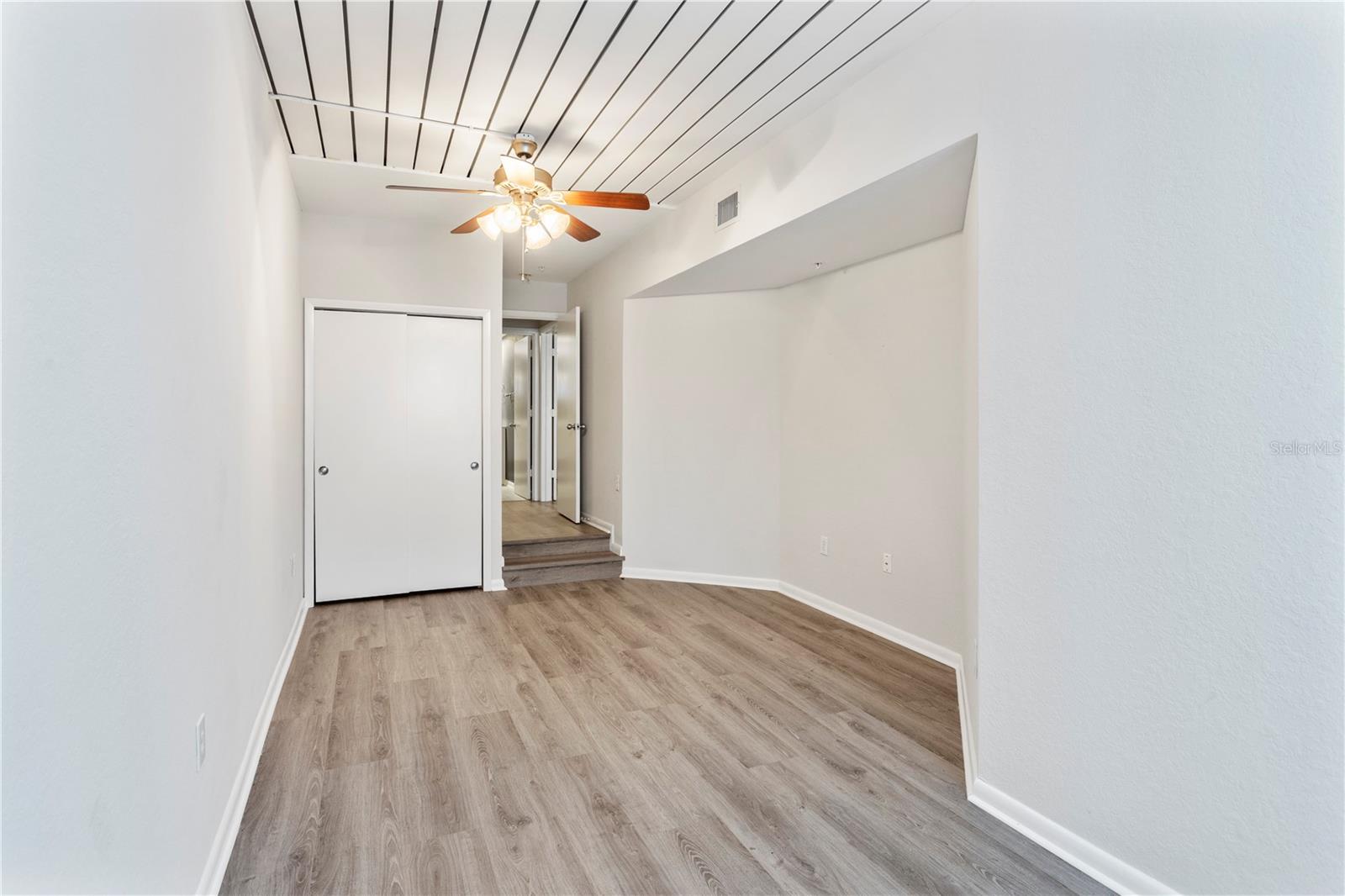 2411 W HORATIO ST #522