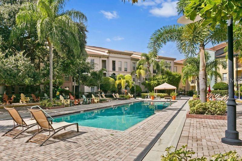 2411 W HORATIO ST #522