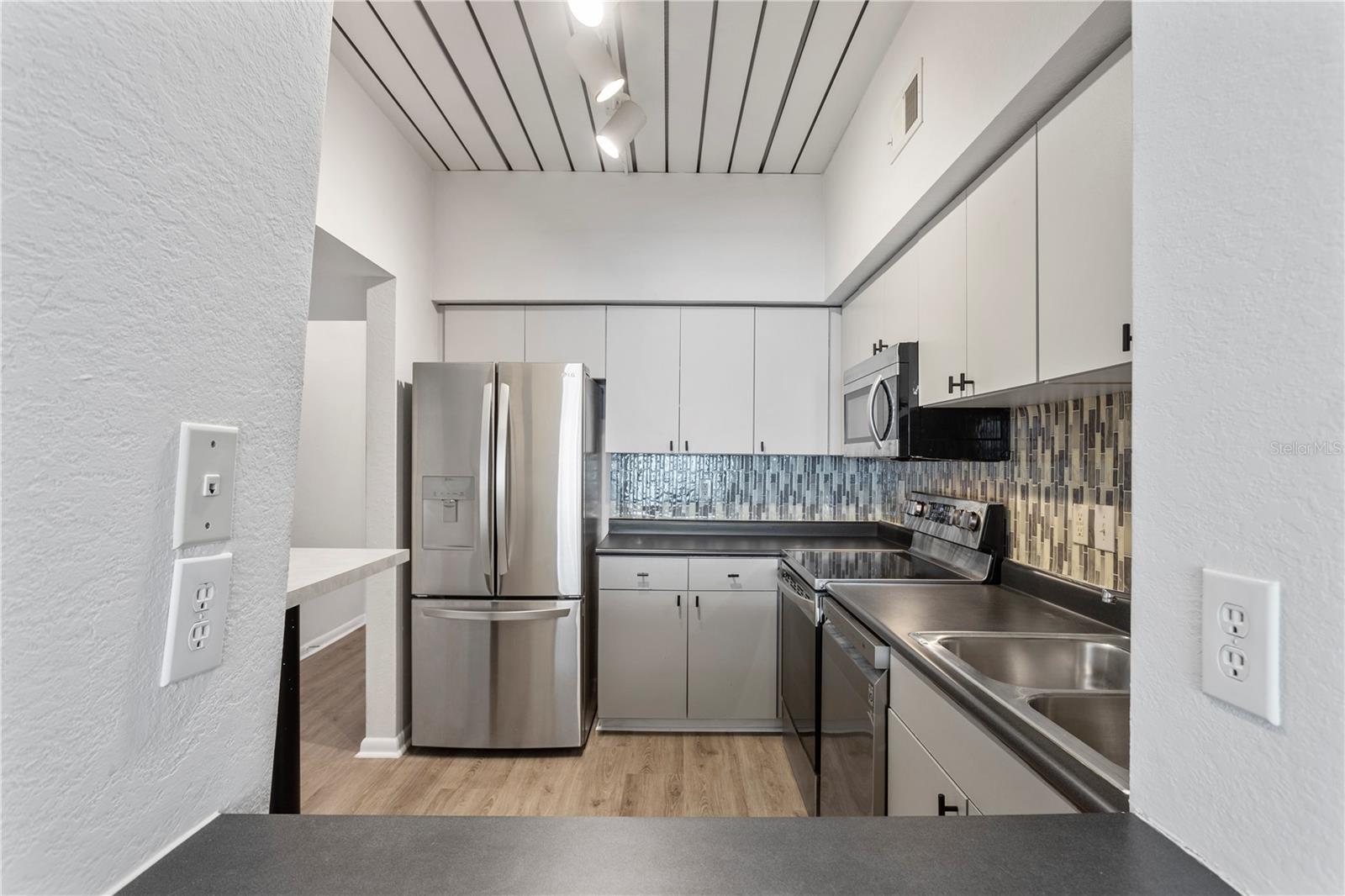 2411 W HORATIO ST #522