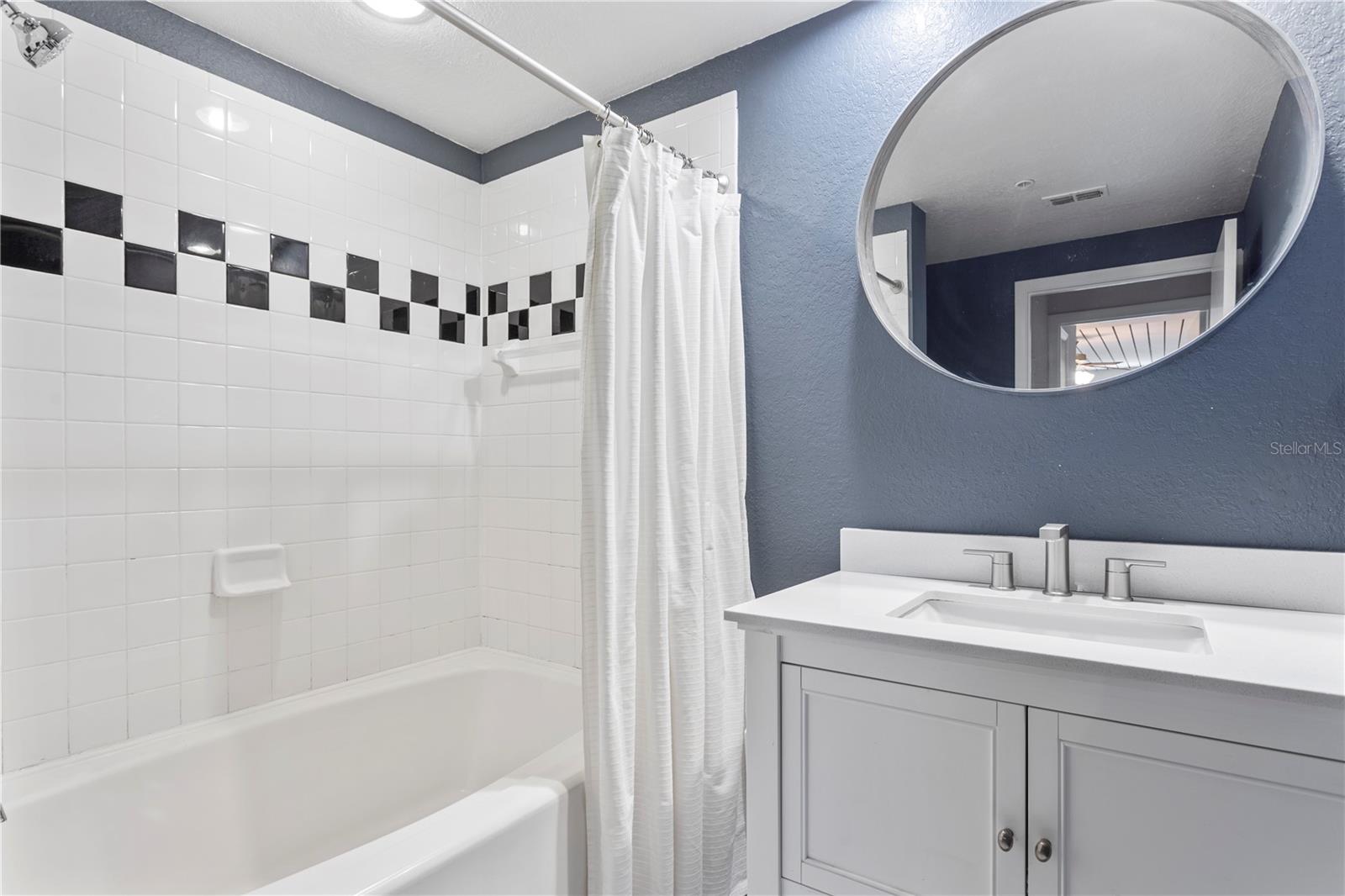 2411 W HORATIO ST #522