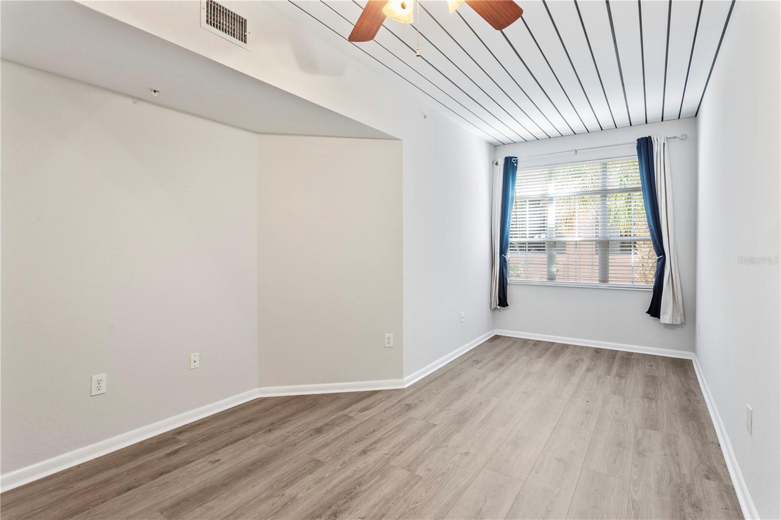 2411 W HORATIO ST #522