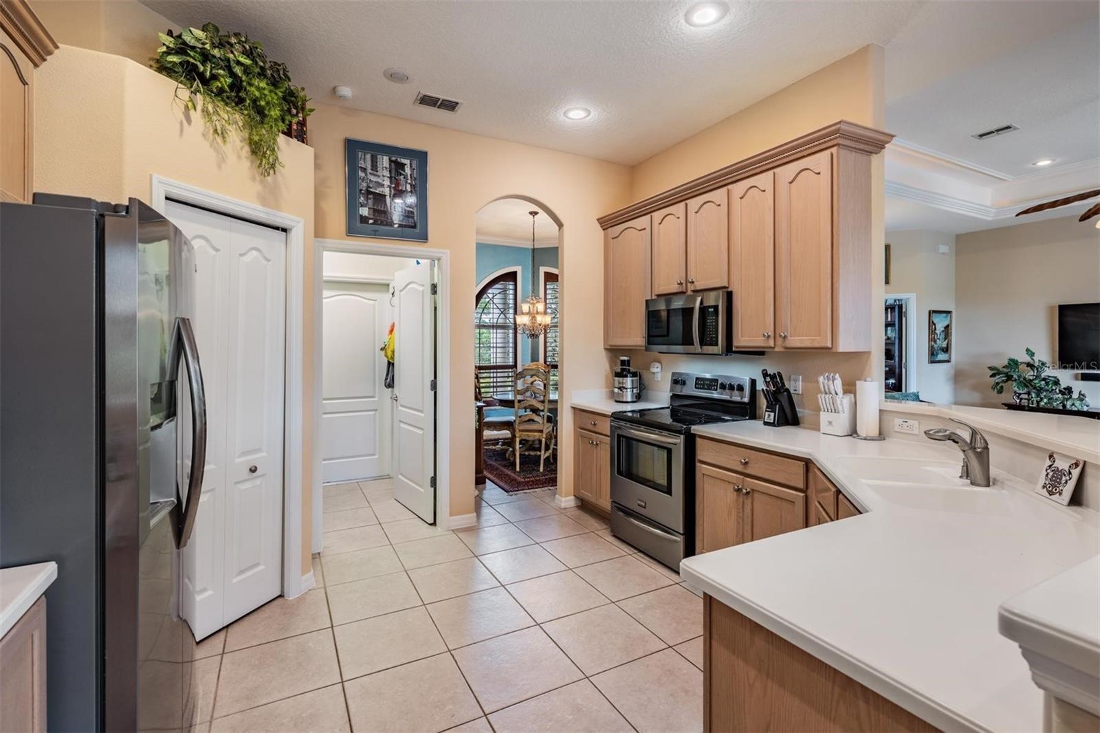 13514 THOROUGHBRED DR