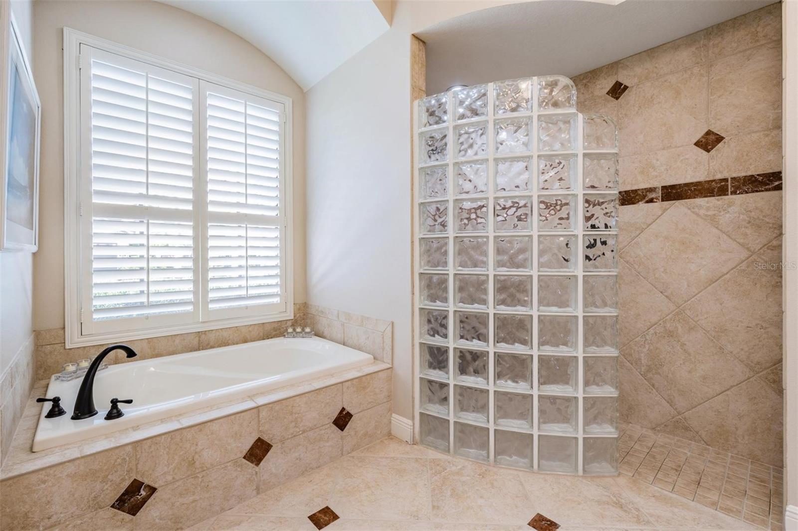 6915 BRIER CREEK CT