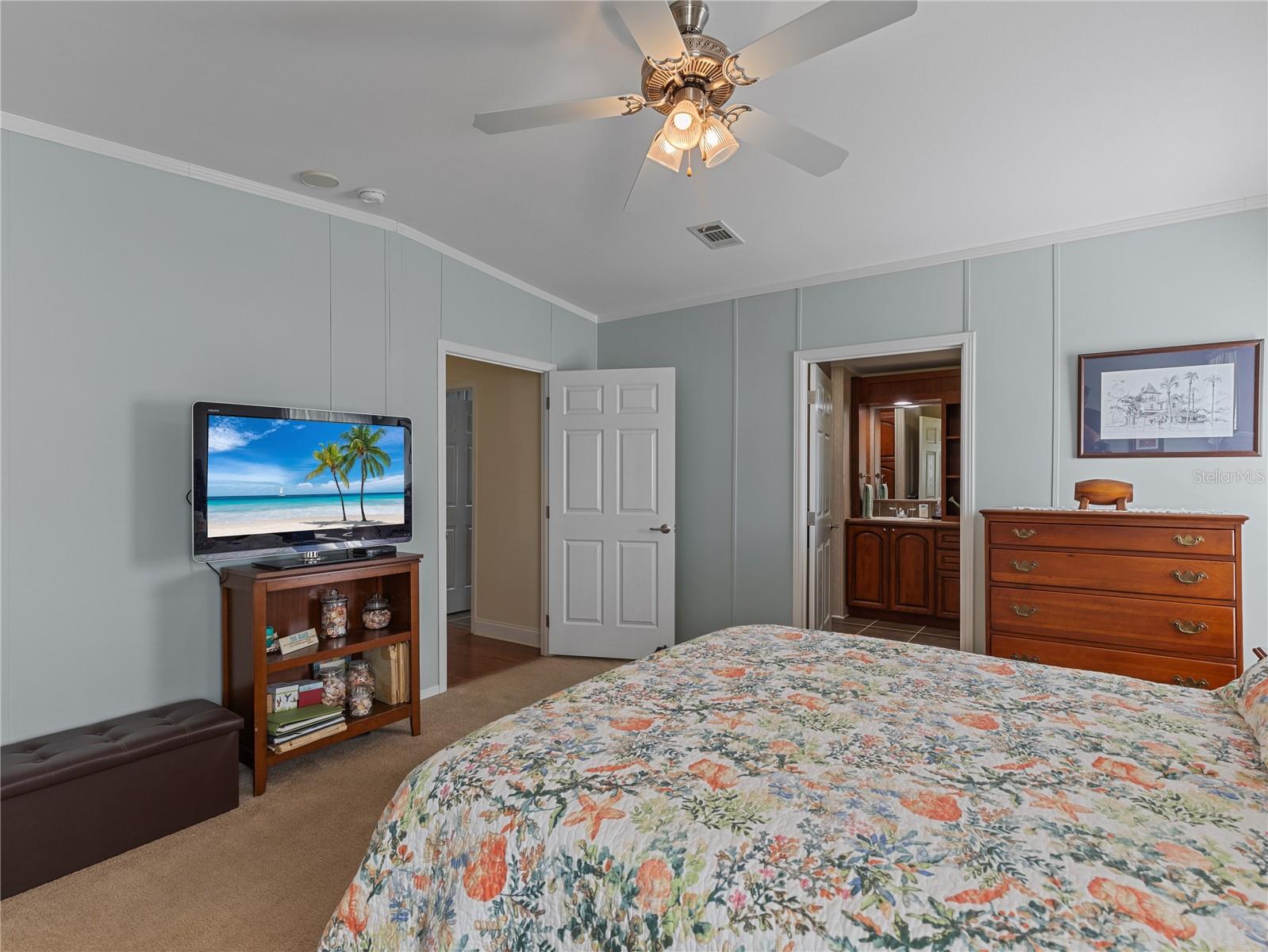 10054 COLLINGWOOD AVE