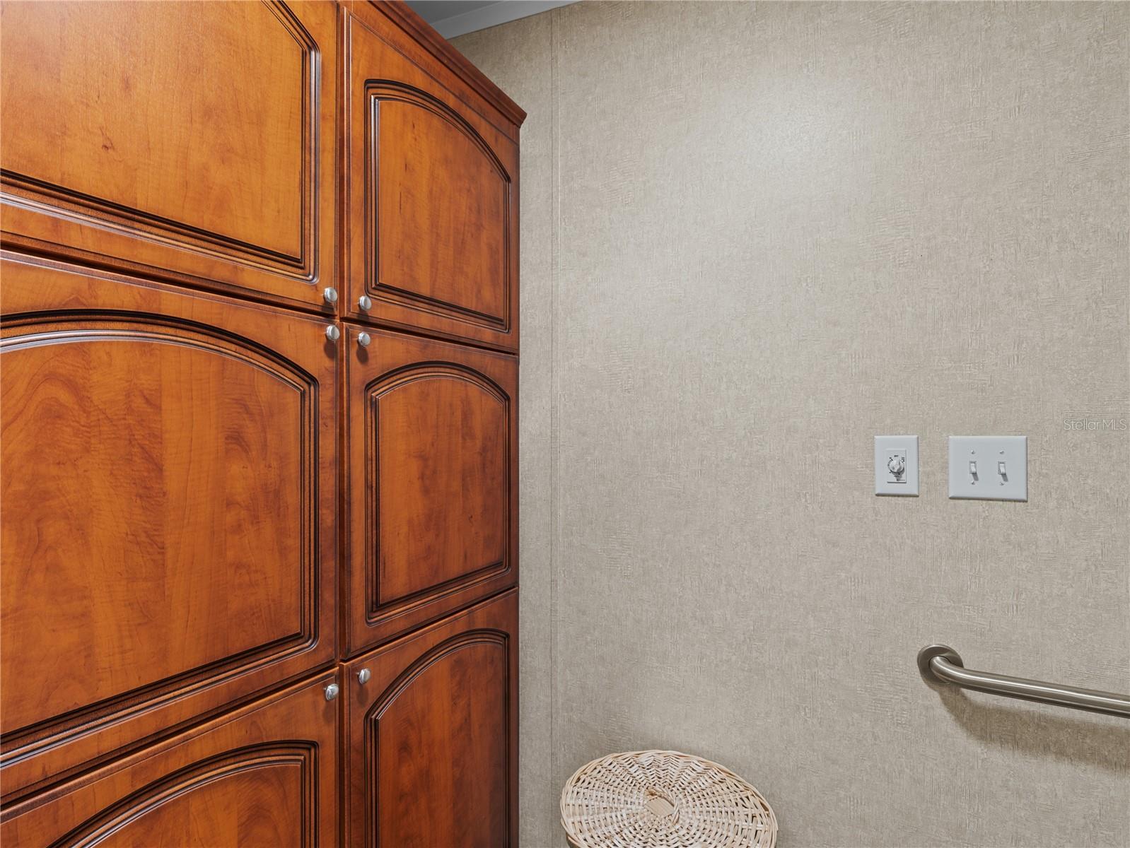 10054 COLLINGWOOD AVE