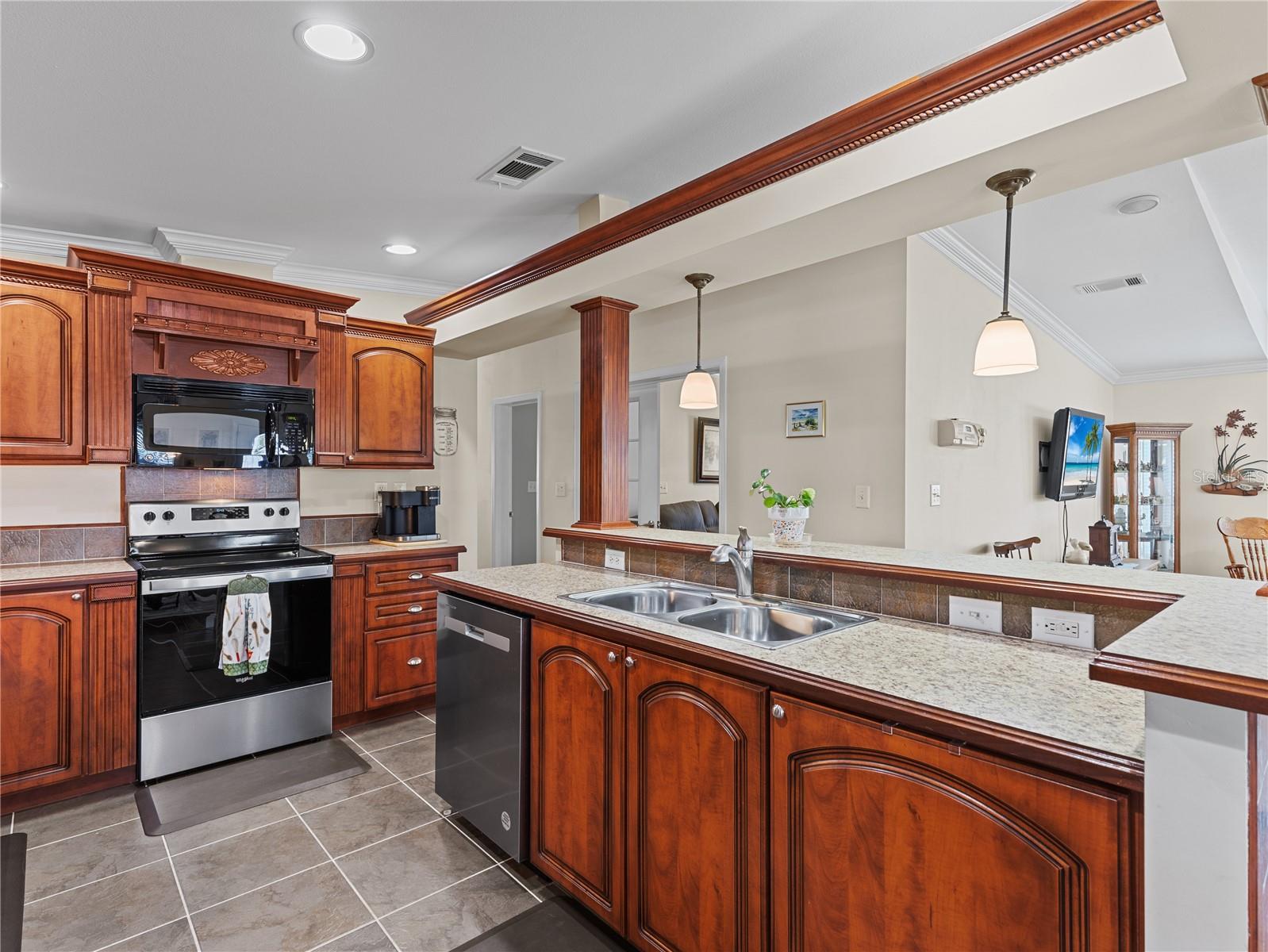 10054 COLLINGWOOD AVE