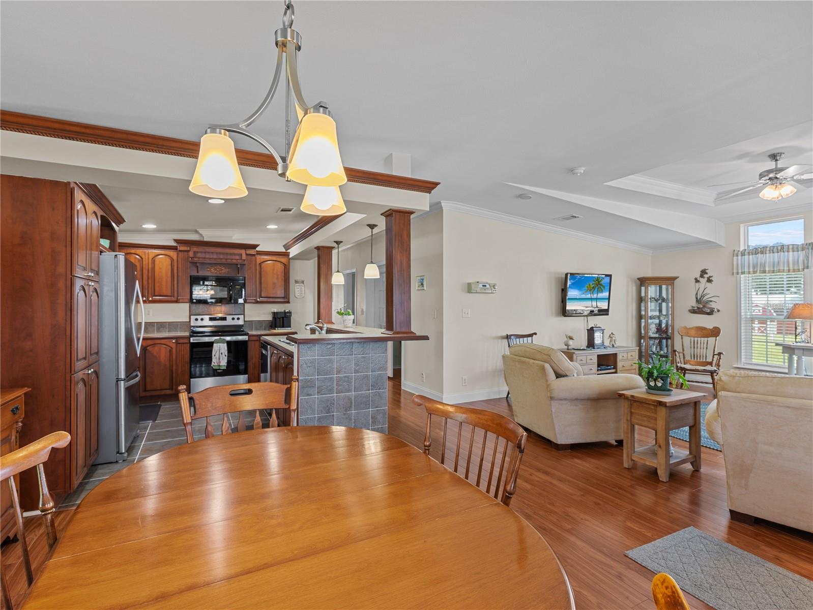 10054 COLLINGWOOD AVE