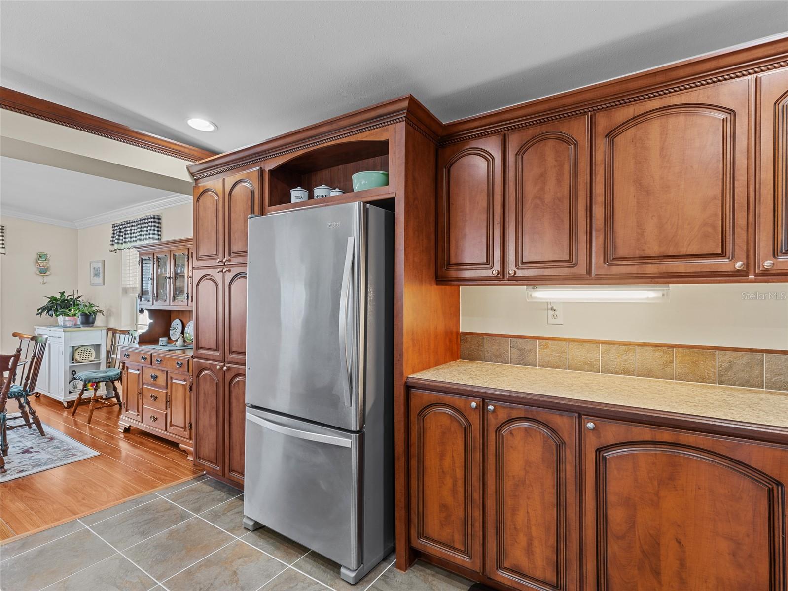 10054 COLLINGWOOD AVE