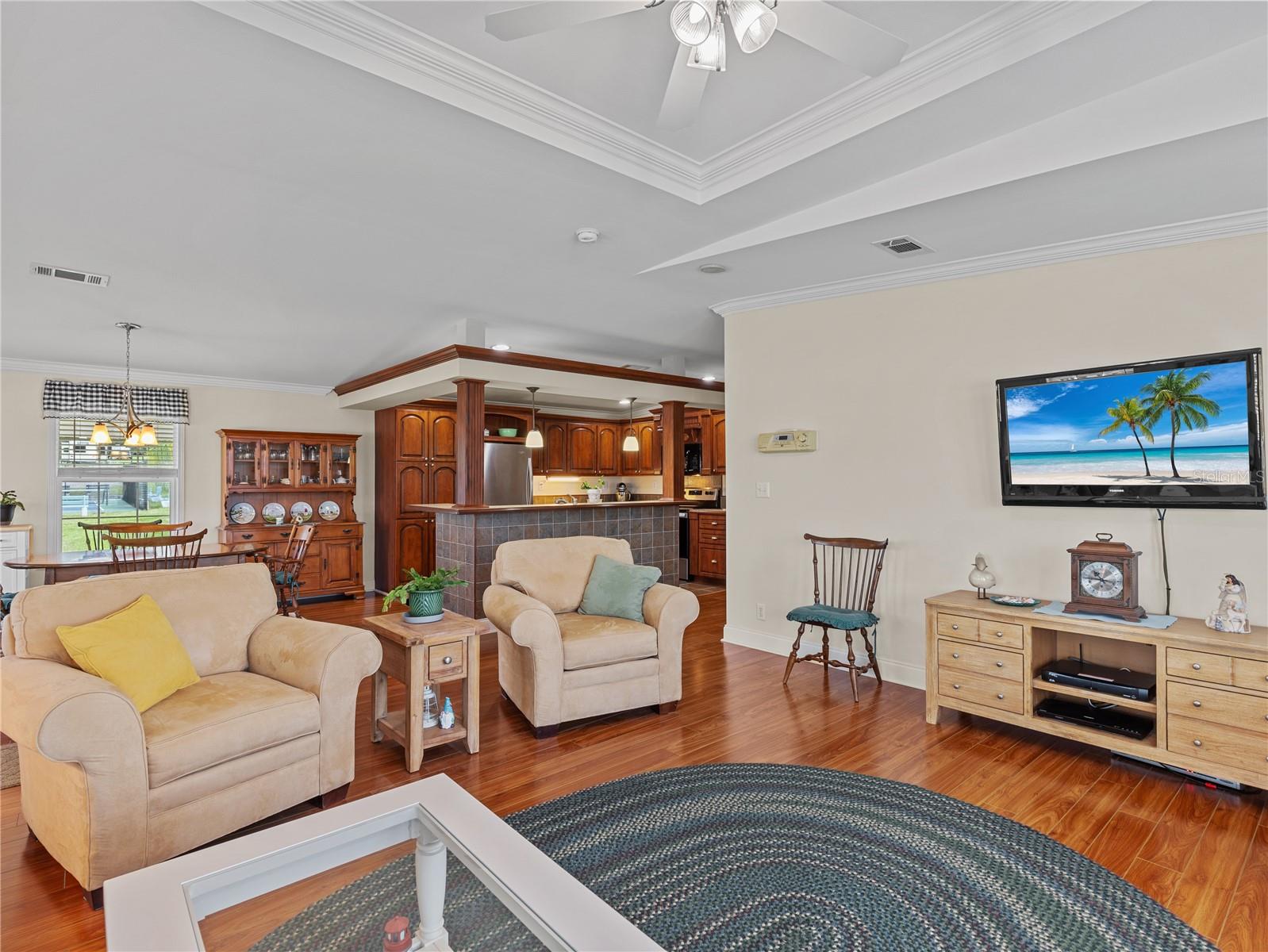 10054 COLLINGWOOD AVE