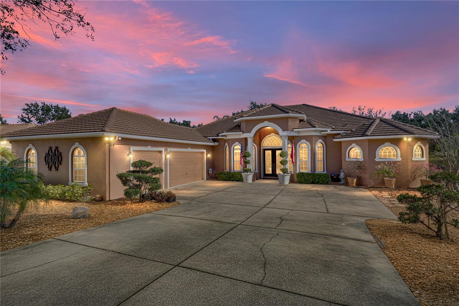 12852 GRAND TRAVERSE DR