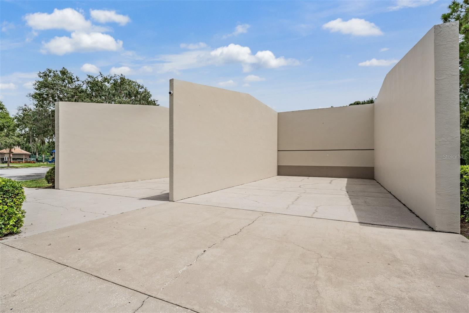 6504 THOROUGHBRED LOOP