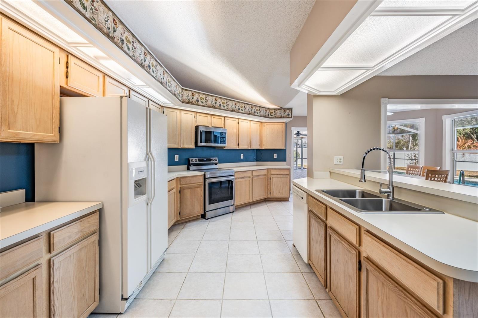 6504 THOROUGHBRED LOOP