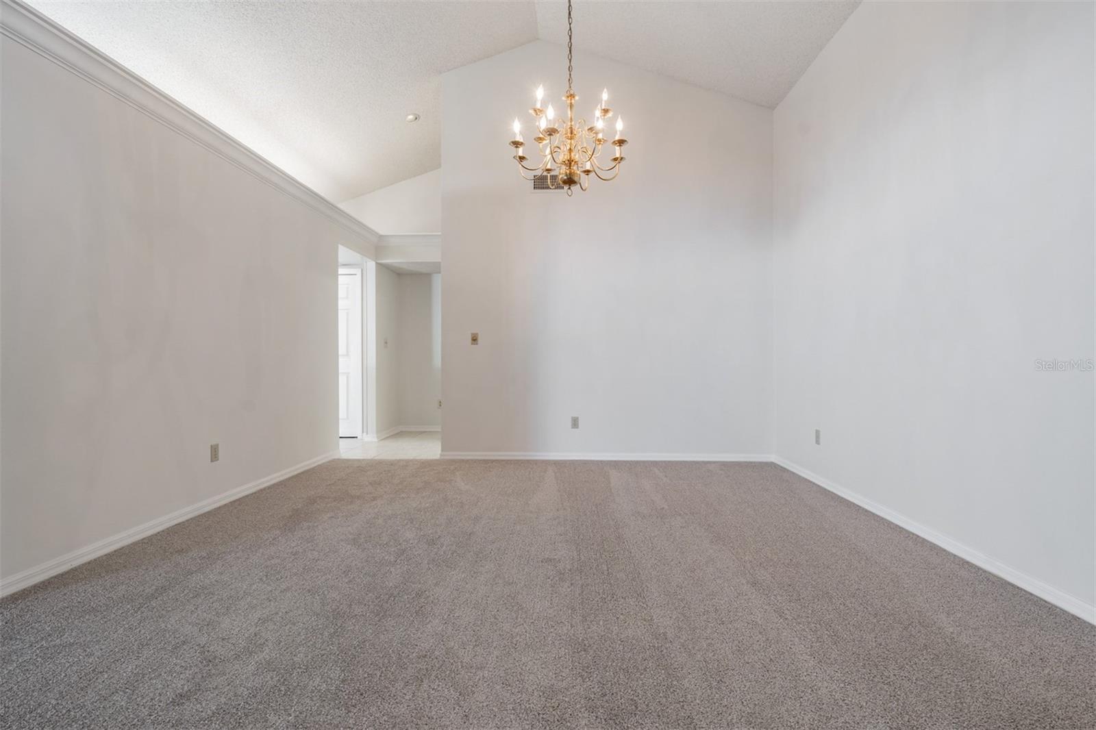 6504 THOROUGHBRED LOOP