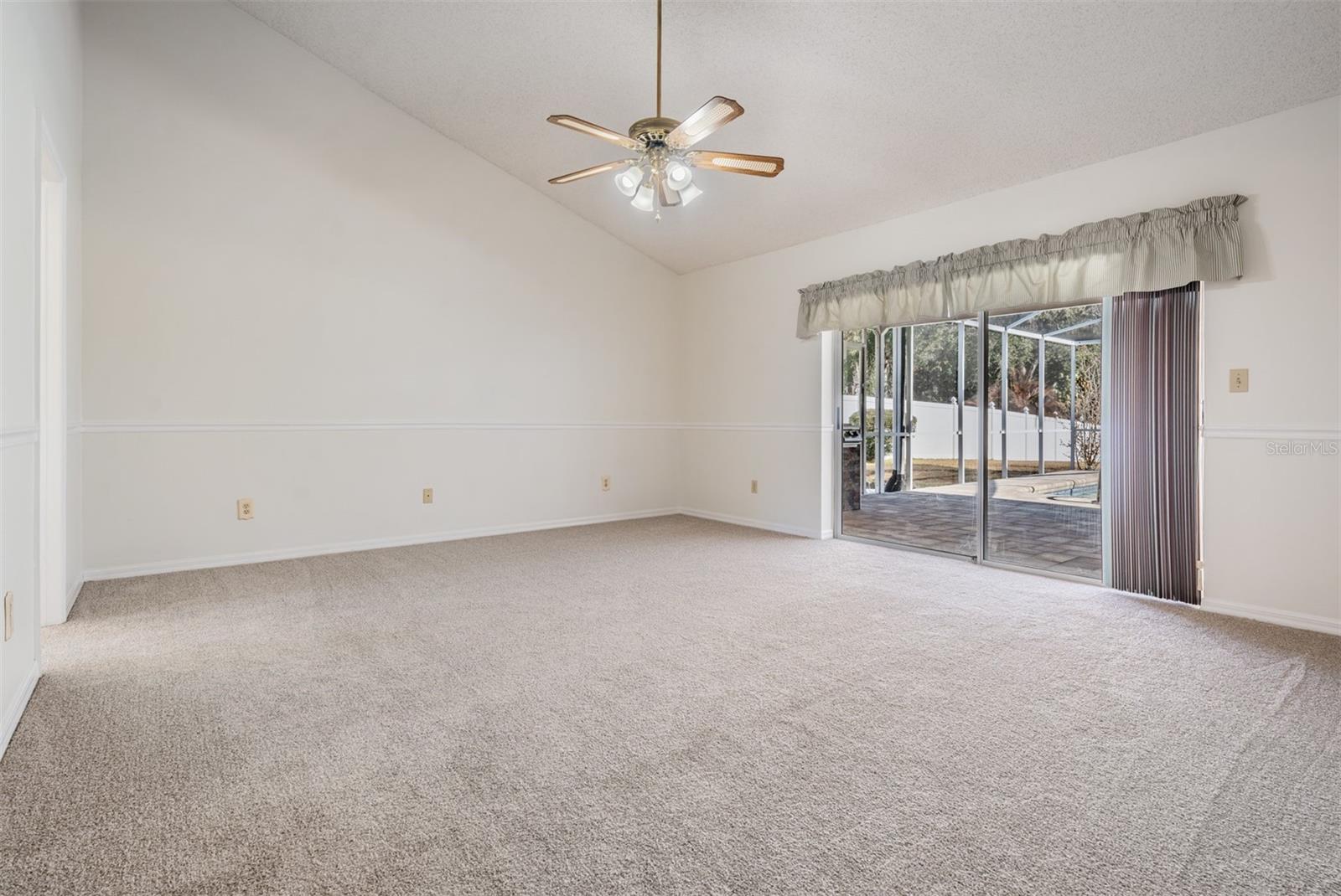 6504 THOROUGHBRED LOOP