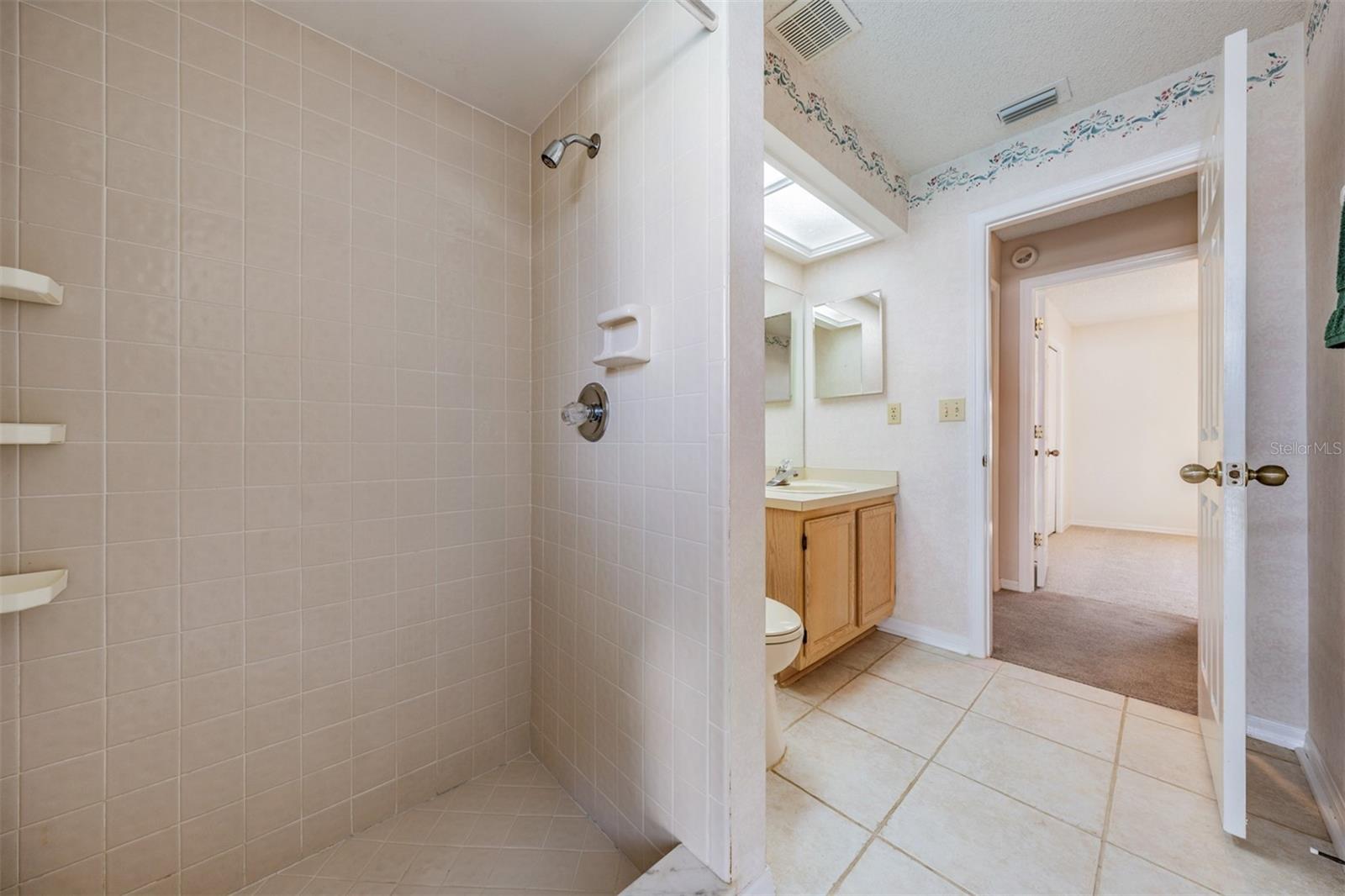 6504 THOROUGHBRED LOOP