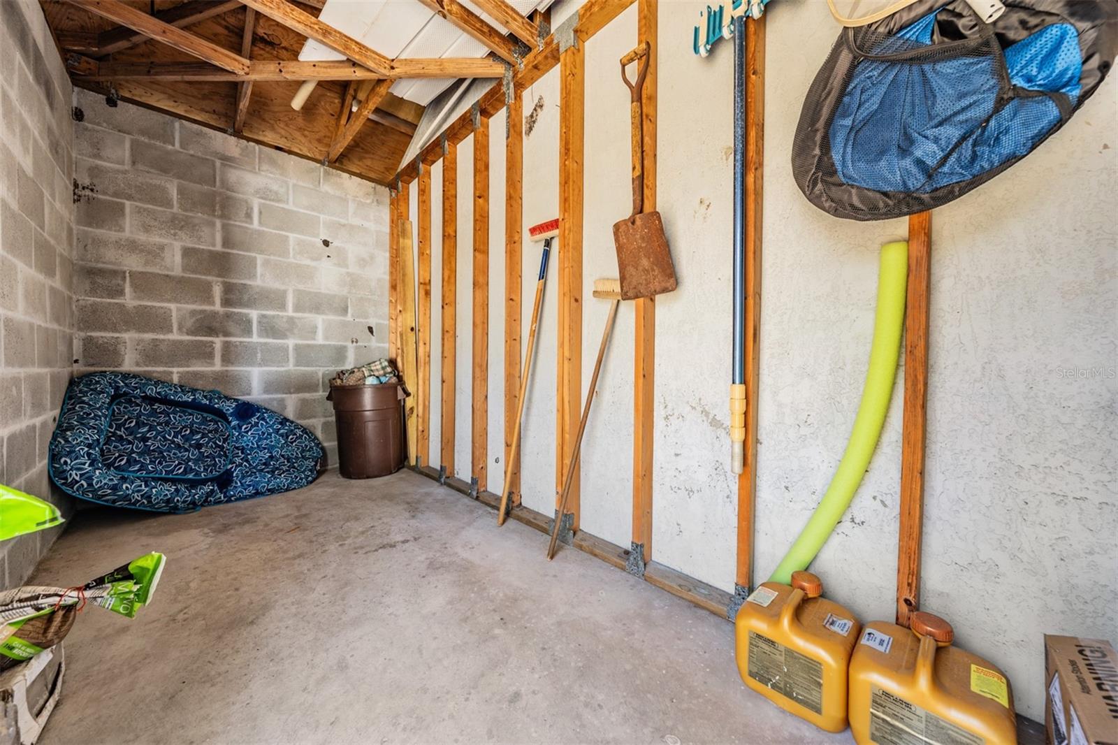 6504 THOROUGHBRED LOOP