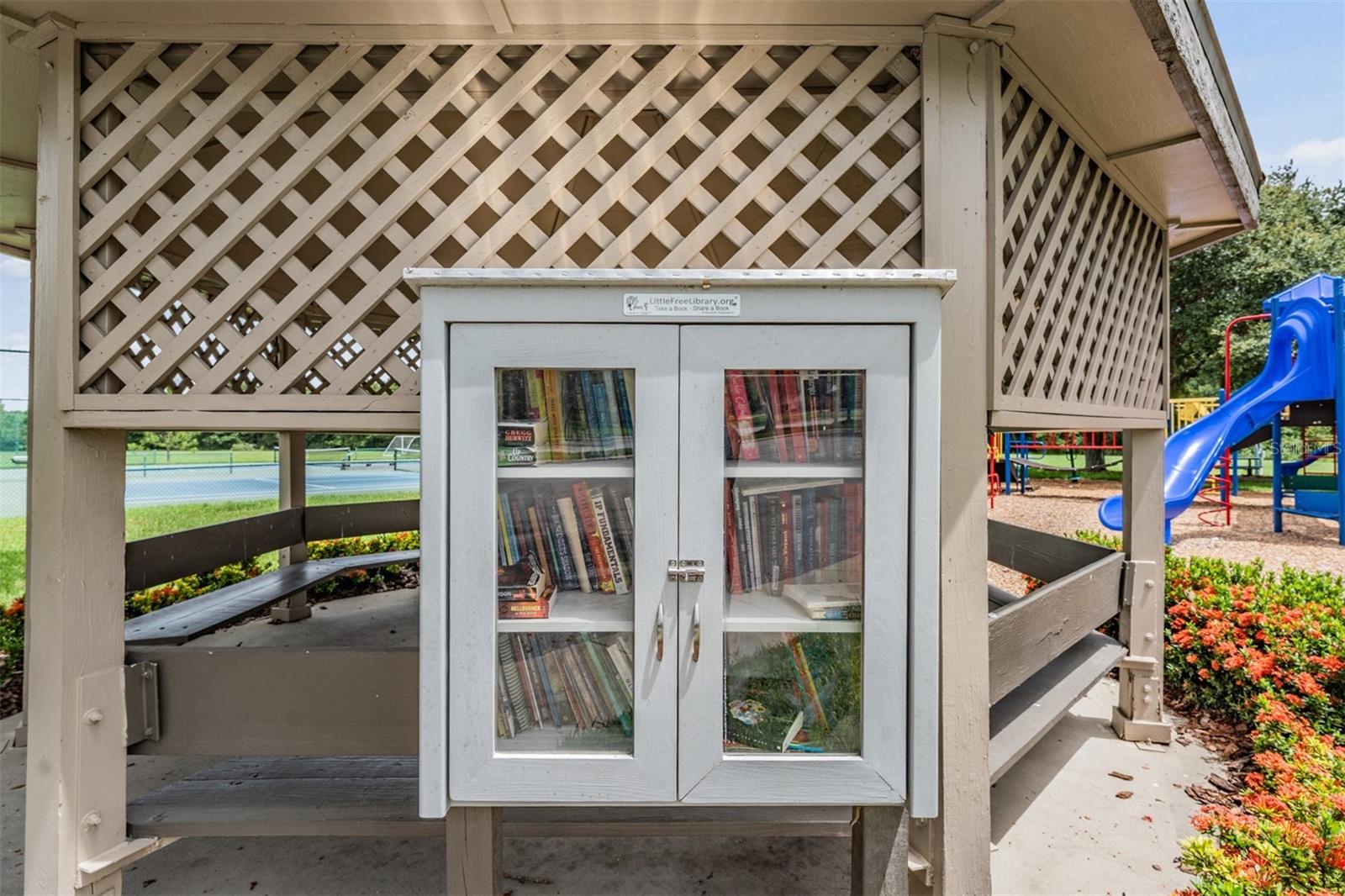 6504 THOROUGHBRED LOOP