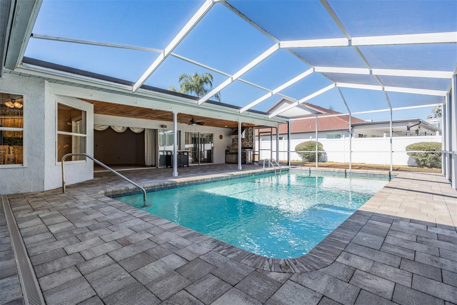 6504 THOROUGHBRED LOOP