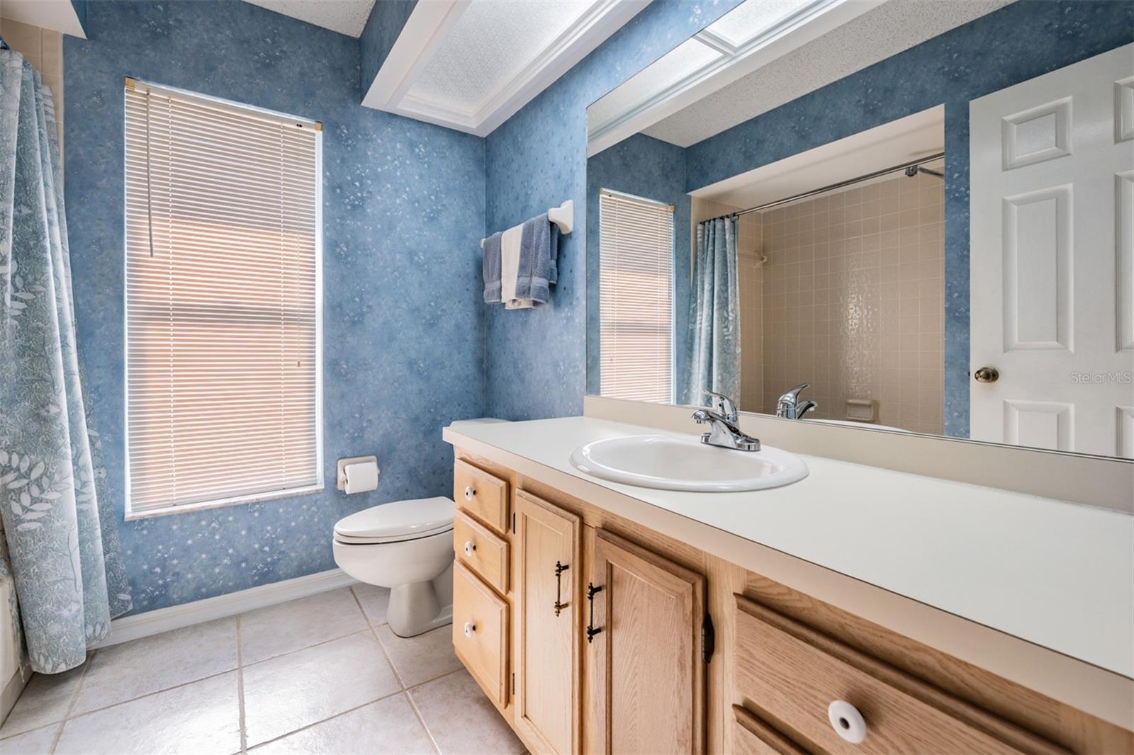 6504 THOROUGHBRED LOOP