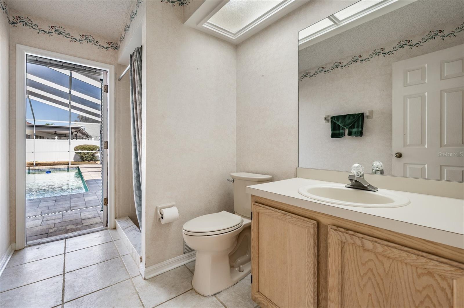 6504 THOROUGHBRED LOOP