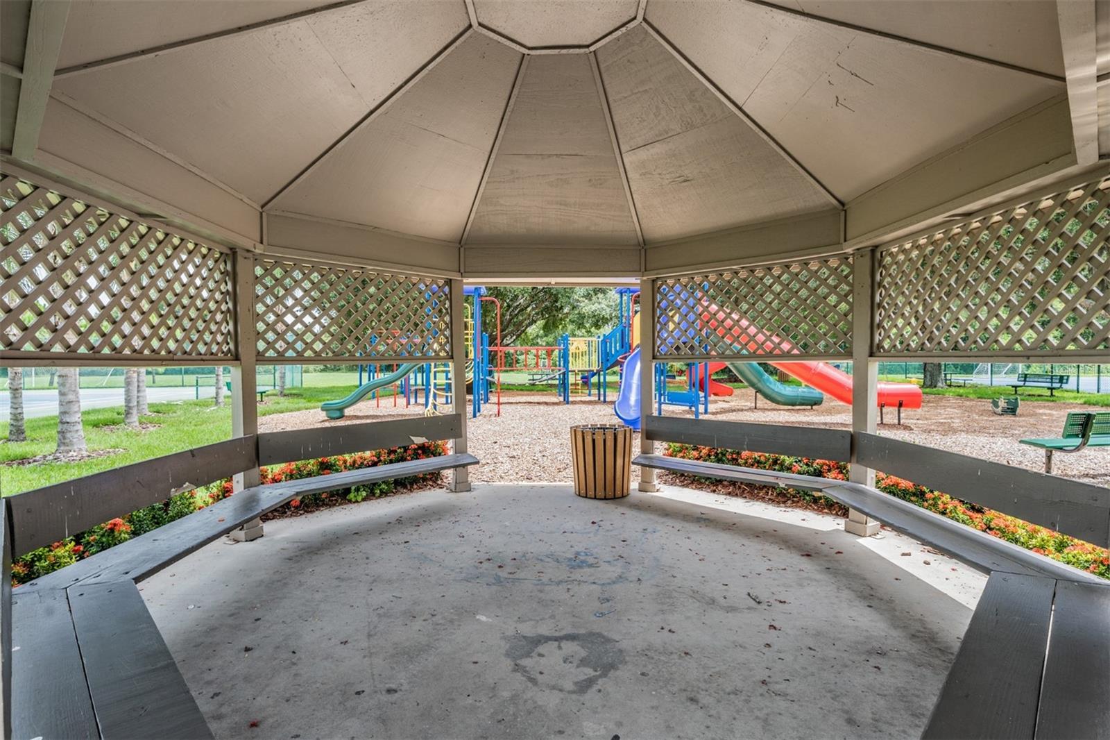 6504 THOROUGHBRED LOOP