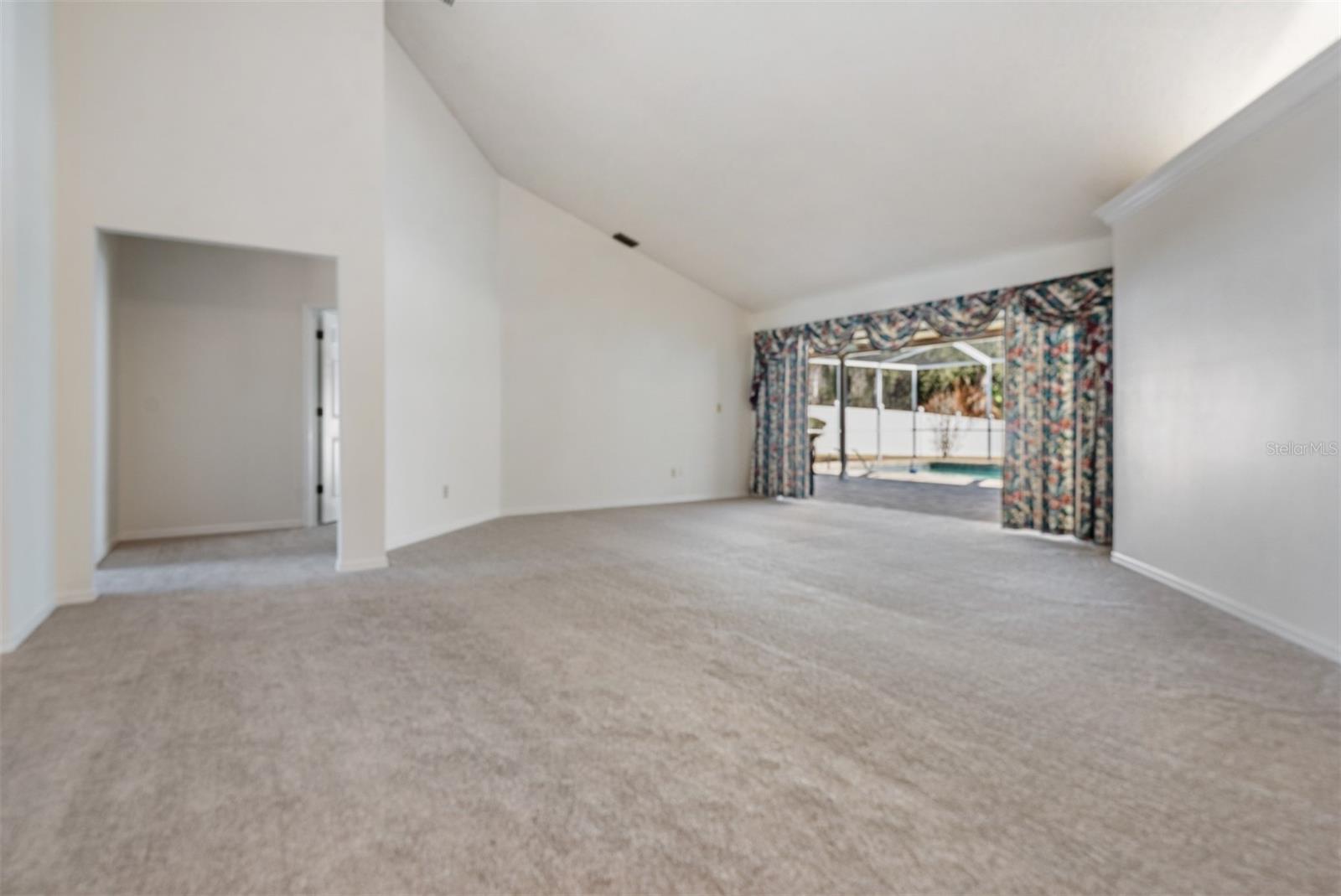 6504 THOROUGHBRED LOOP