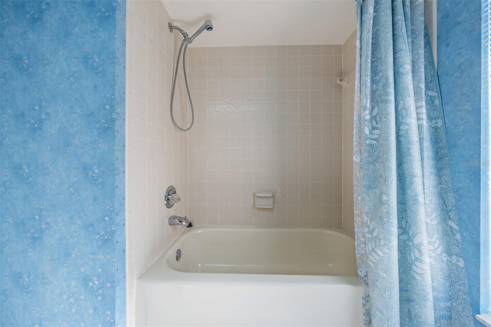 6504 THOROUGHBRED LOOP