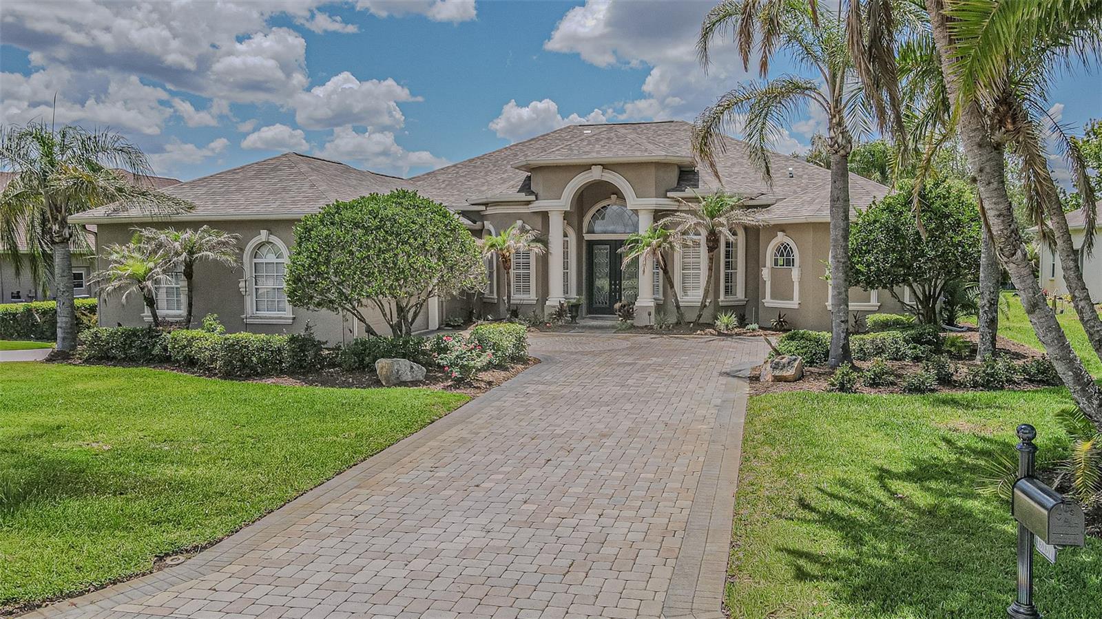 13137 THOROUGHBRED DR