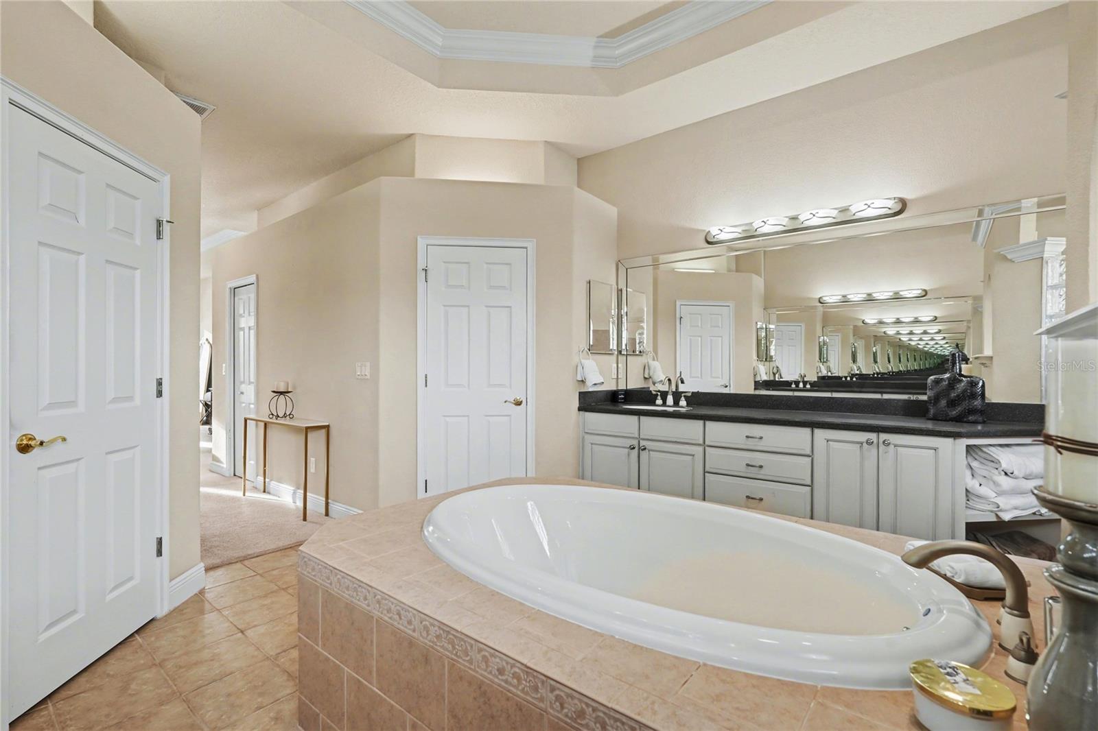 13137 THOROUGHBRED DR