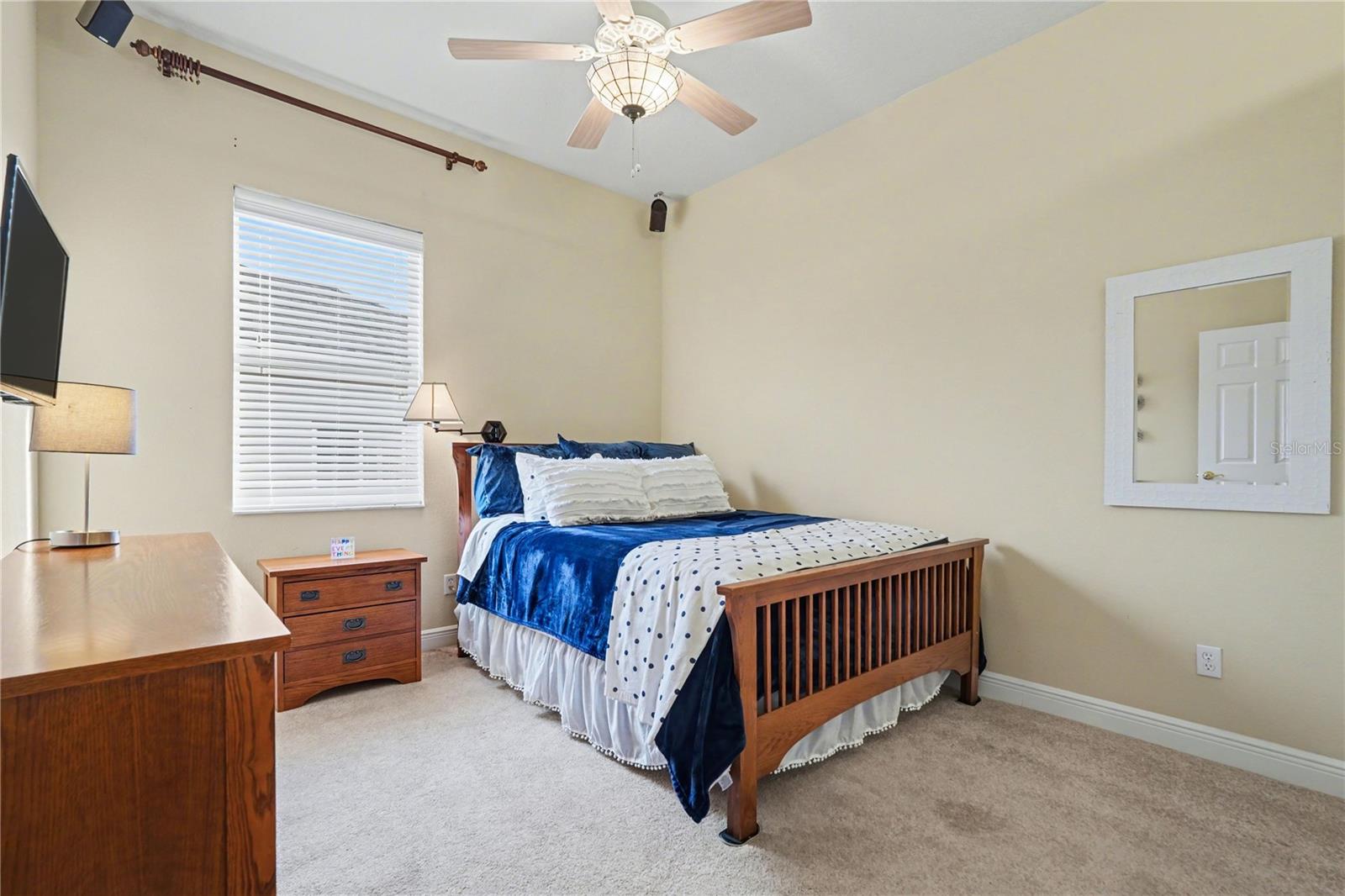 13137 THOROUGHBRED DR