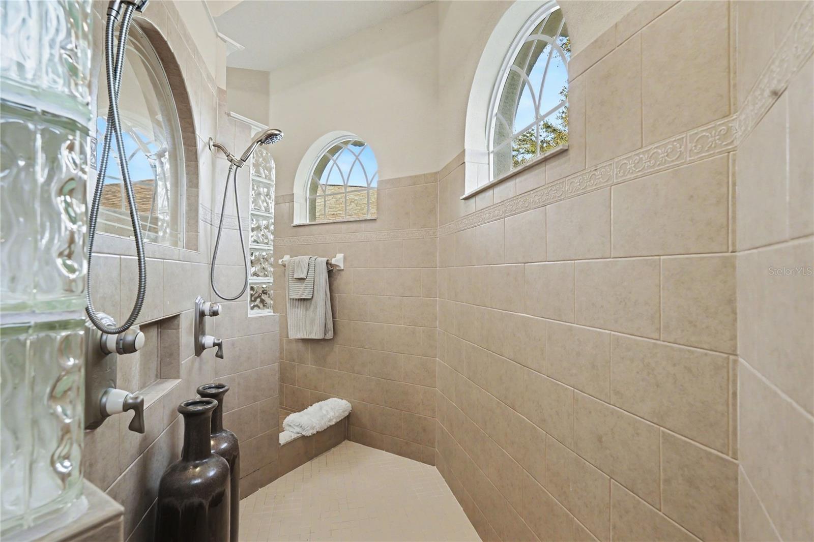 13137 THOROUGHBRED DR