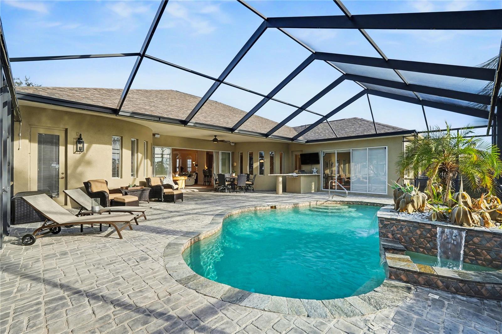 13137 THOROUGHBRED DR