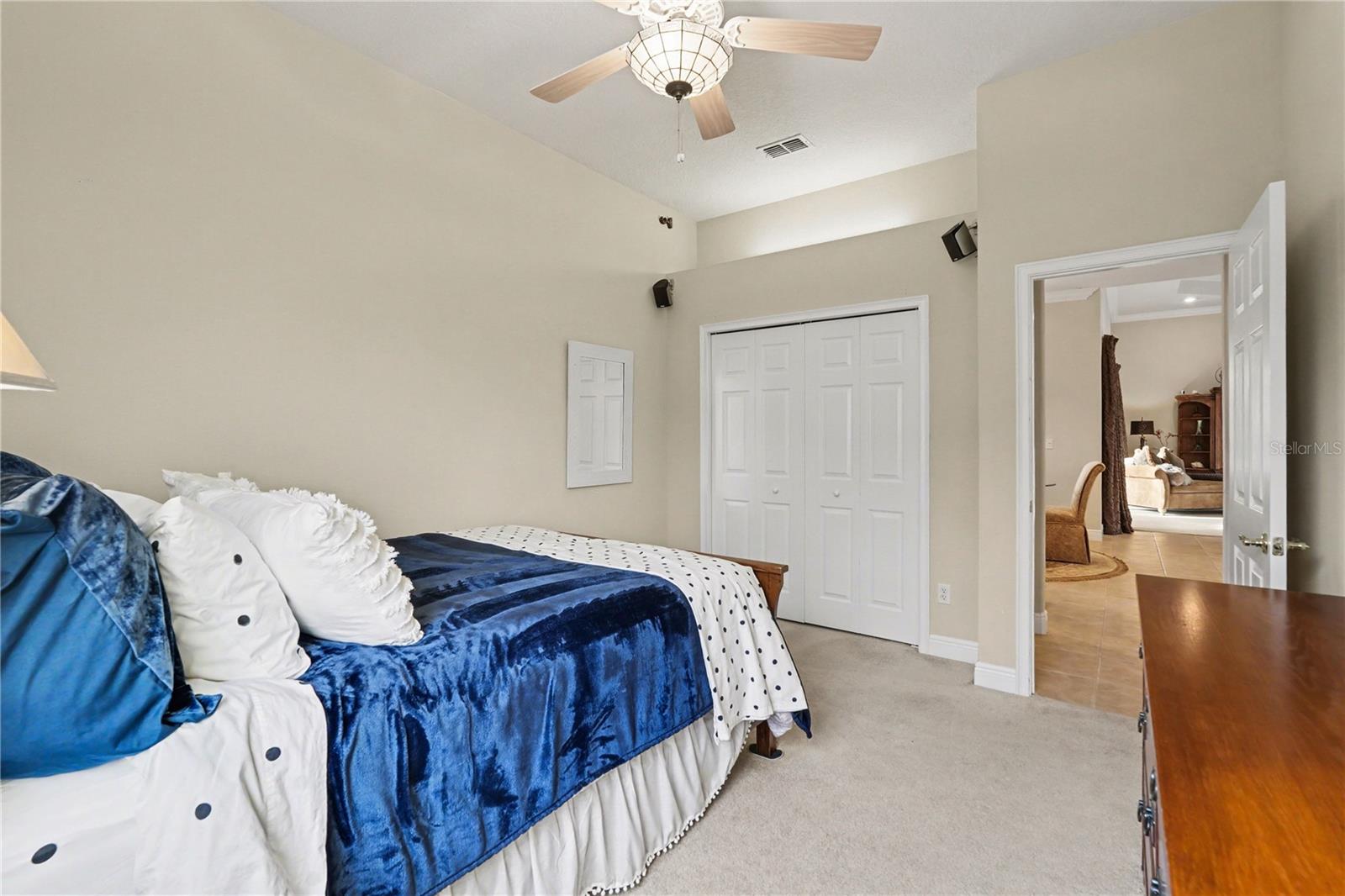 13137 THOROUGHBRED DR