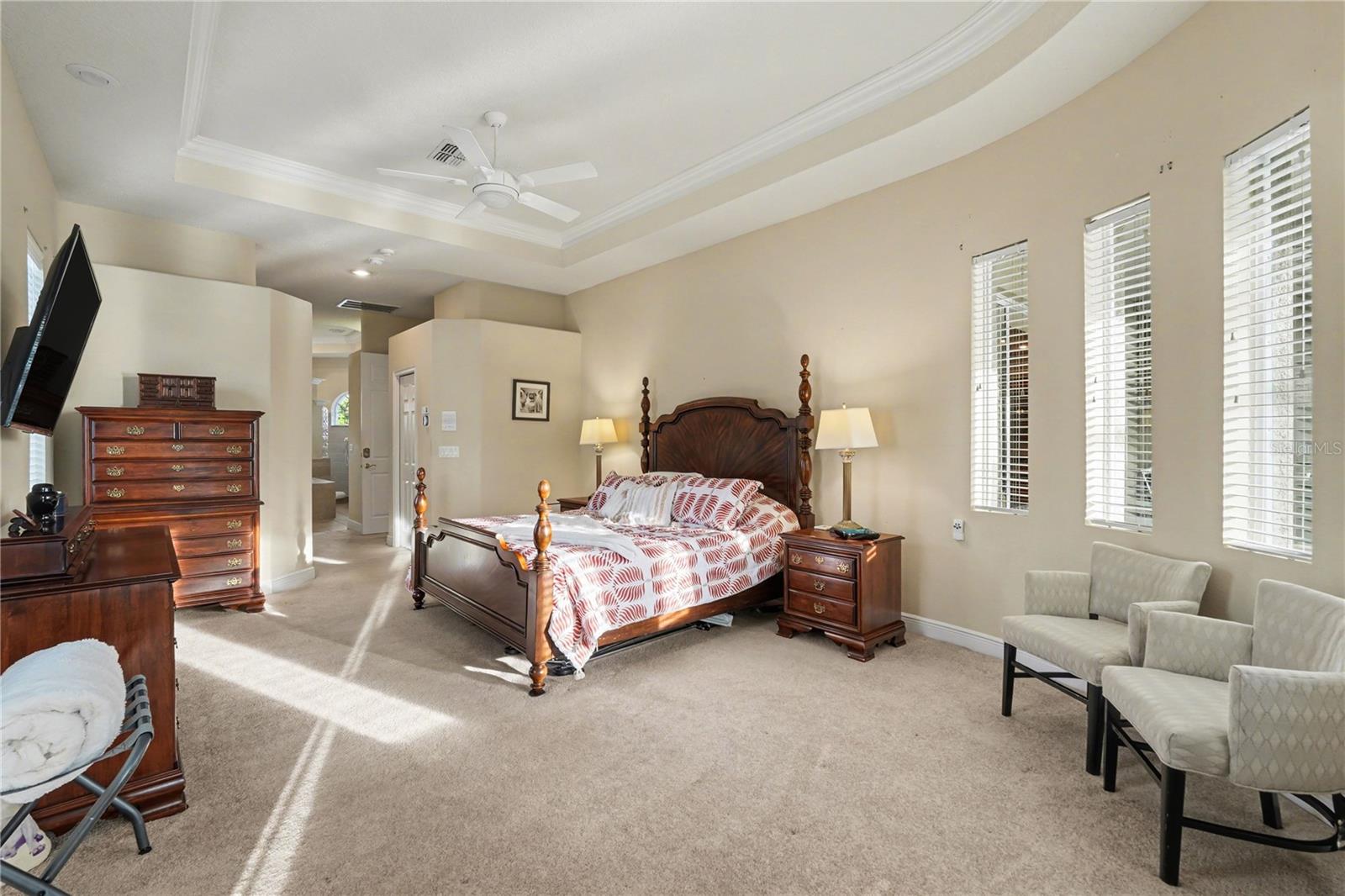 13137 THOROUGHBRED DR