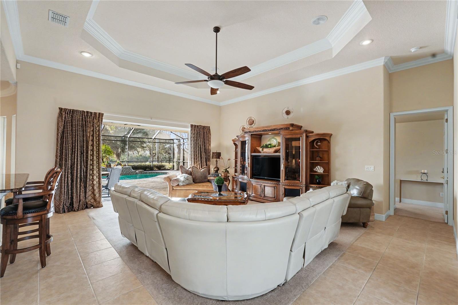 13137 THOROUGHBRED DR