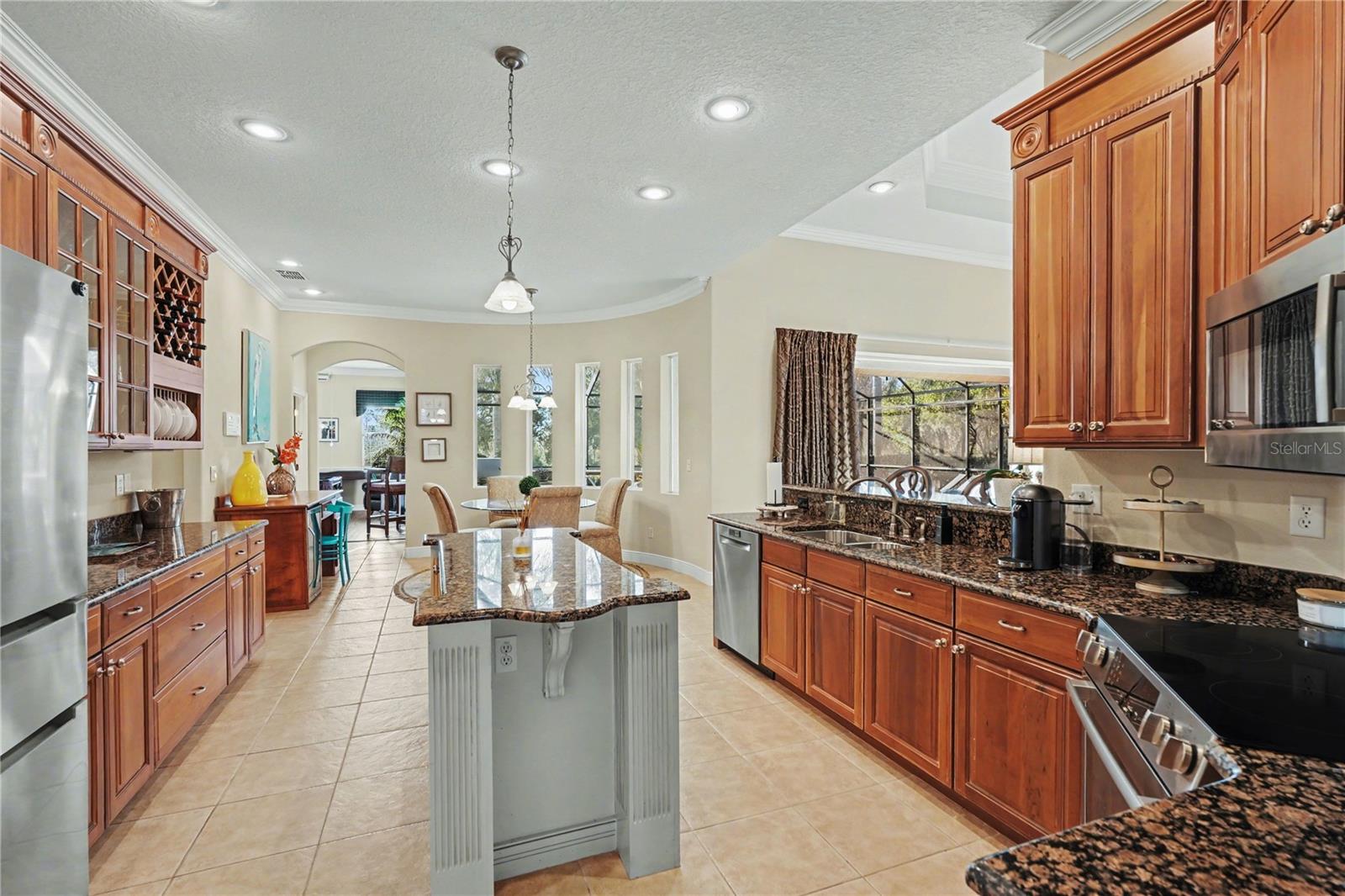 13137 THOROUGHBRED DR