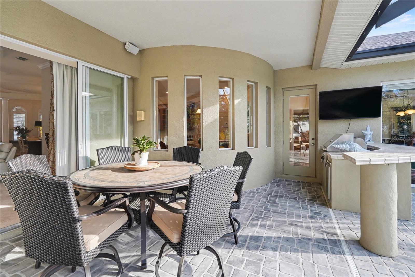 13137 THOROUGHBRED DR