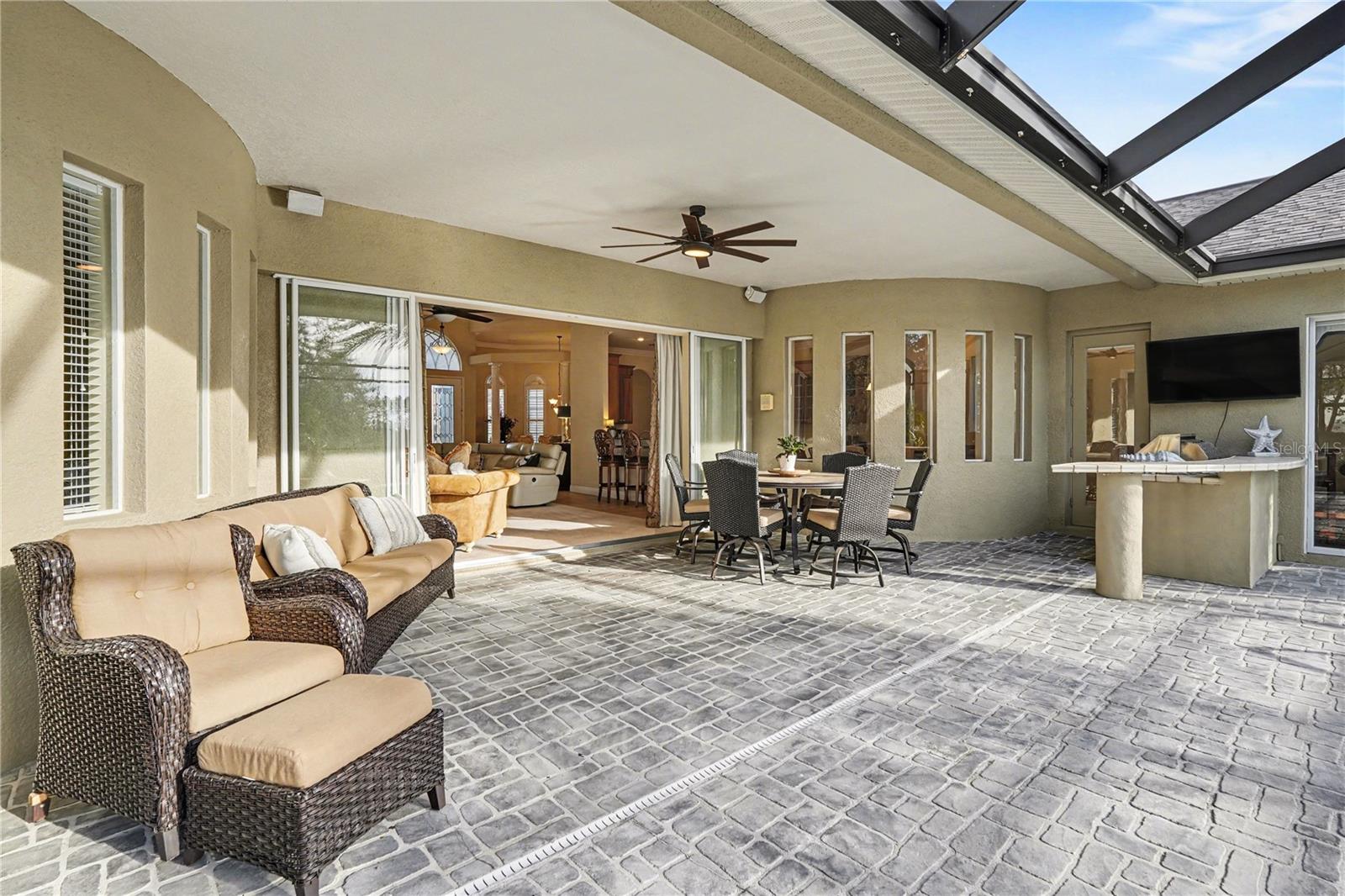 13137 THOROUGHBRED DR