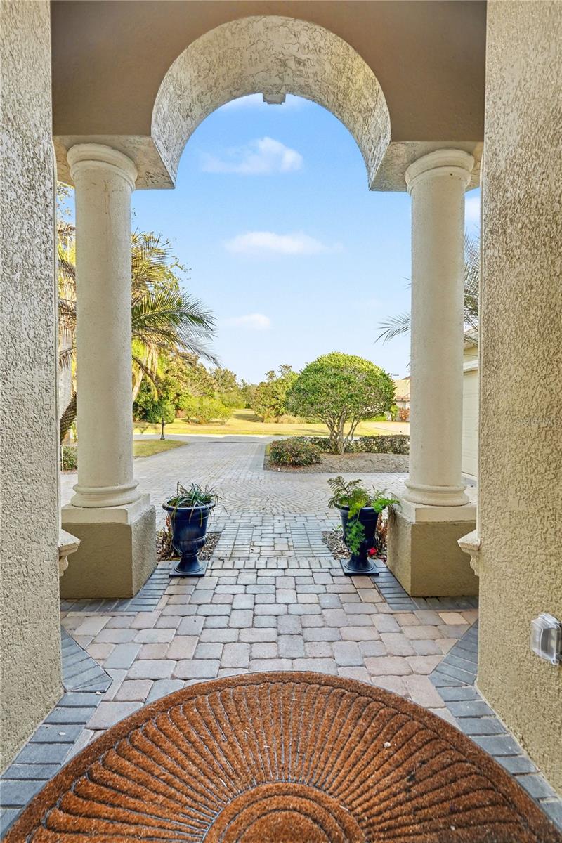 13137 THOROUGHBRED DR