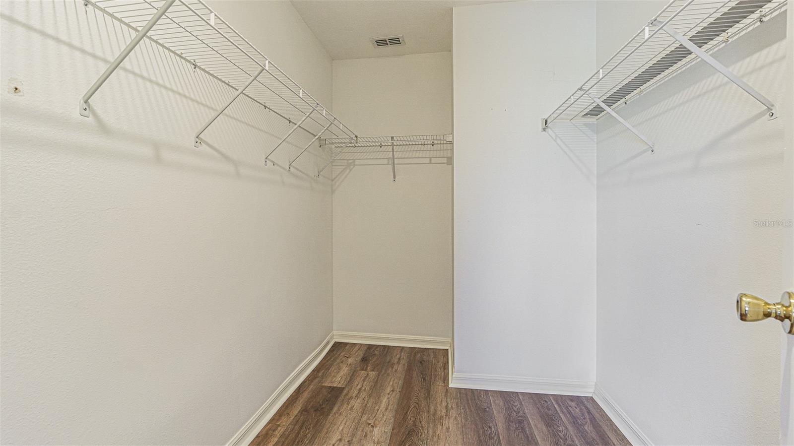 11048 MOSHIE LN