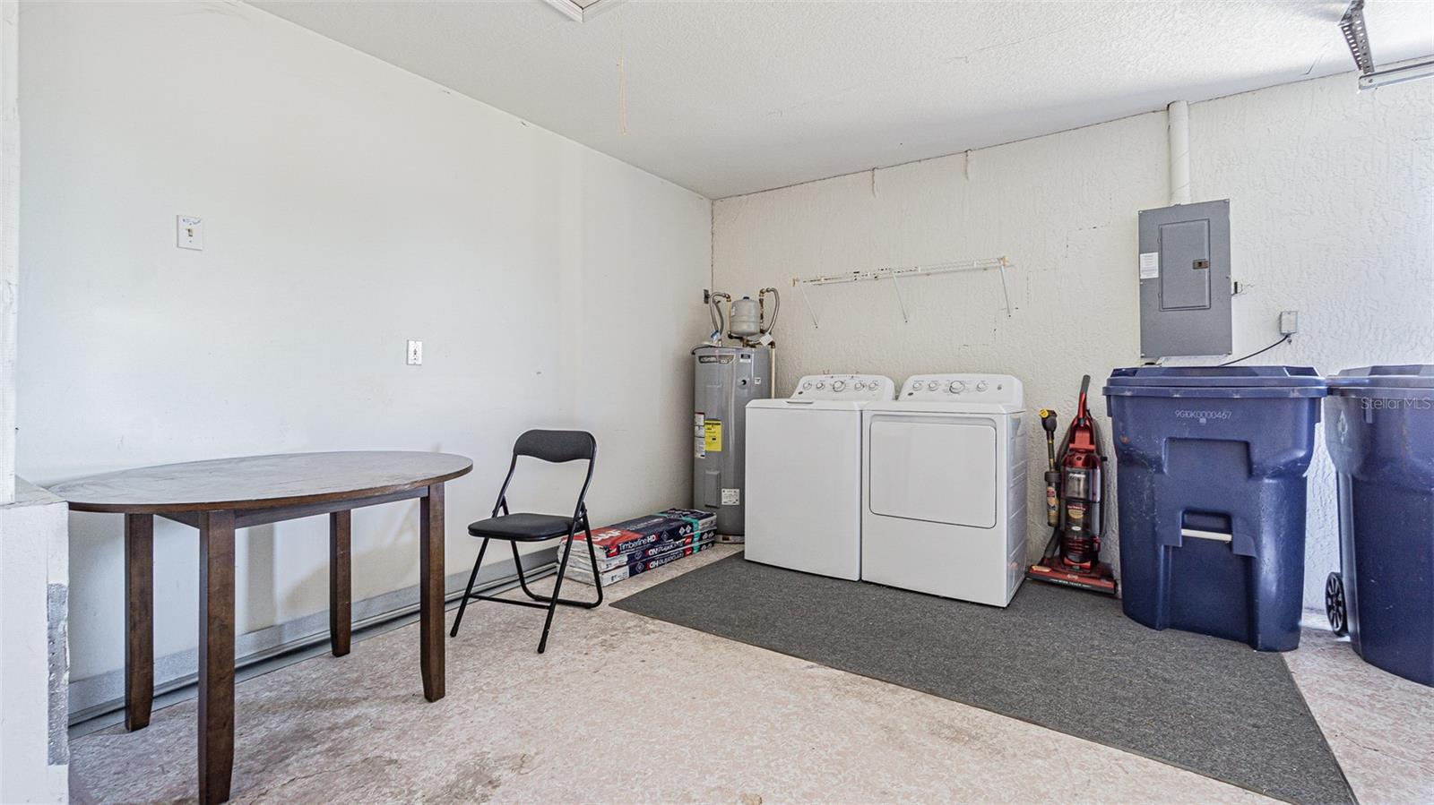 11048 MOSHIE LN
